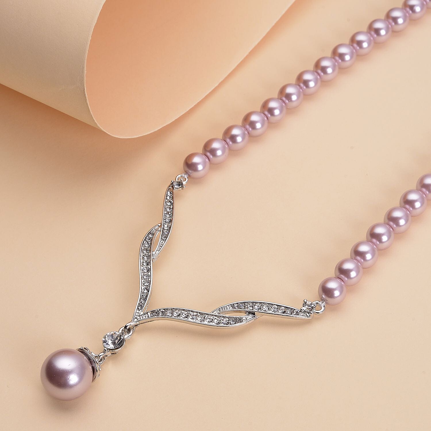 Lavender Colour Shell Pearl and White Austrian Crystal Necklace (Size 20.5) in Silver Tone