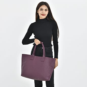 https://tjcuk.sirv.com/Products/72/0/7208951/Set-of-2-Embossed-Weave-Tote-Bag-and-a-Detachable-Coin-Pouch-Size-40x3_7208951_1.jpg?w=342&h=342