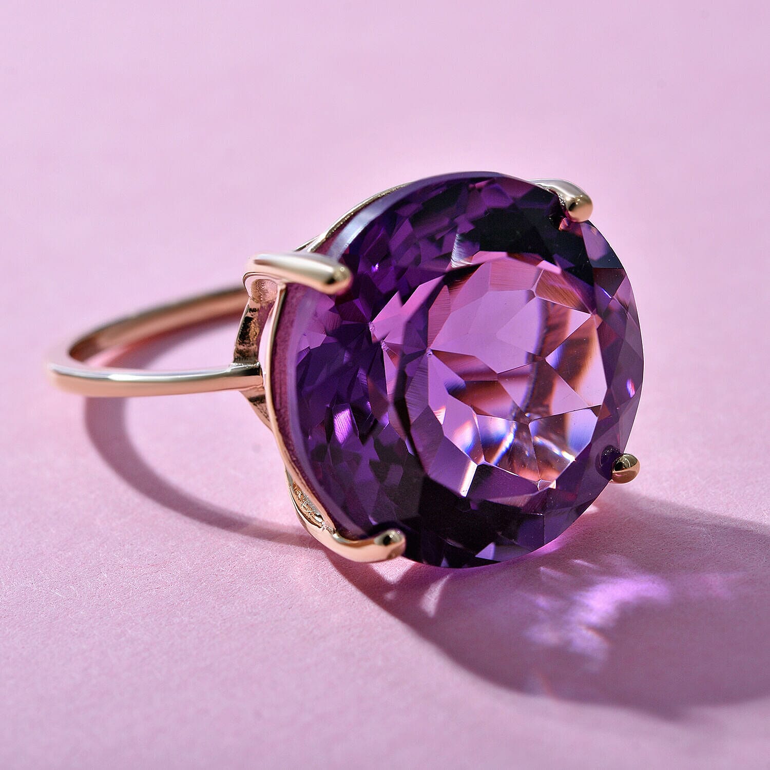 9K Yellow Gold Lusaka Amethyst Solitaire Ring 10.00 Ct.