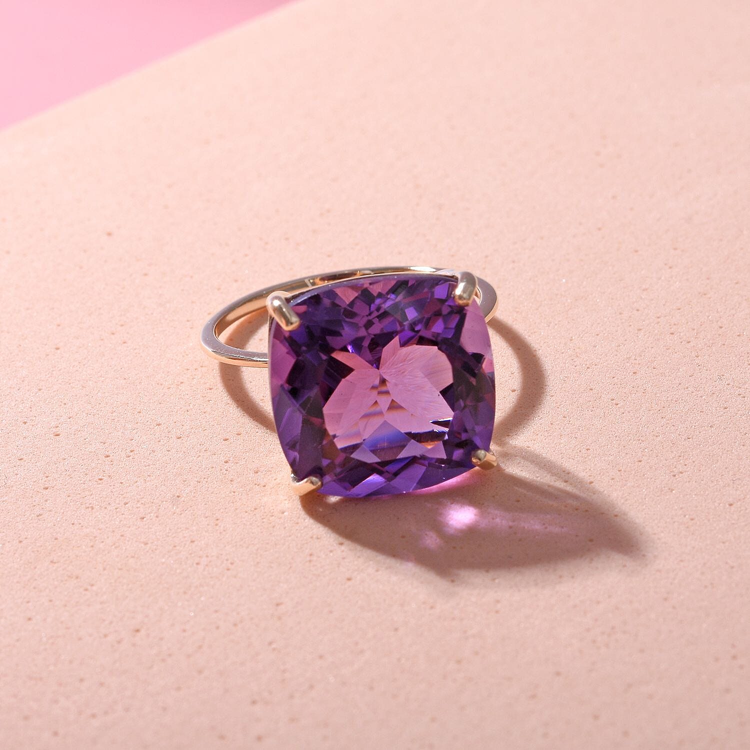 9K Yellow Gold Amethyst Ring 10.00 Ct.
