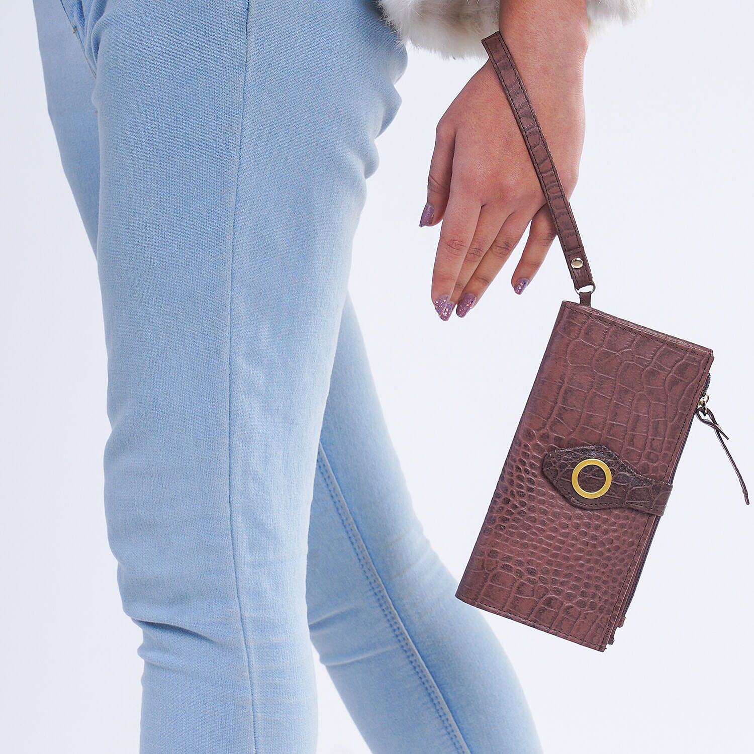 Chic Boutique- 100% Genuine Leather Croc Embossed RFID Protected Wallet with 15 Card Slots & Leather Wristlet - Brown