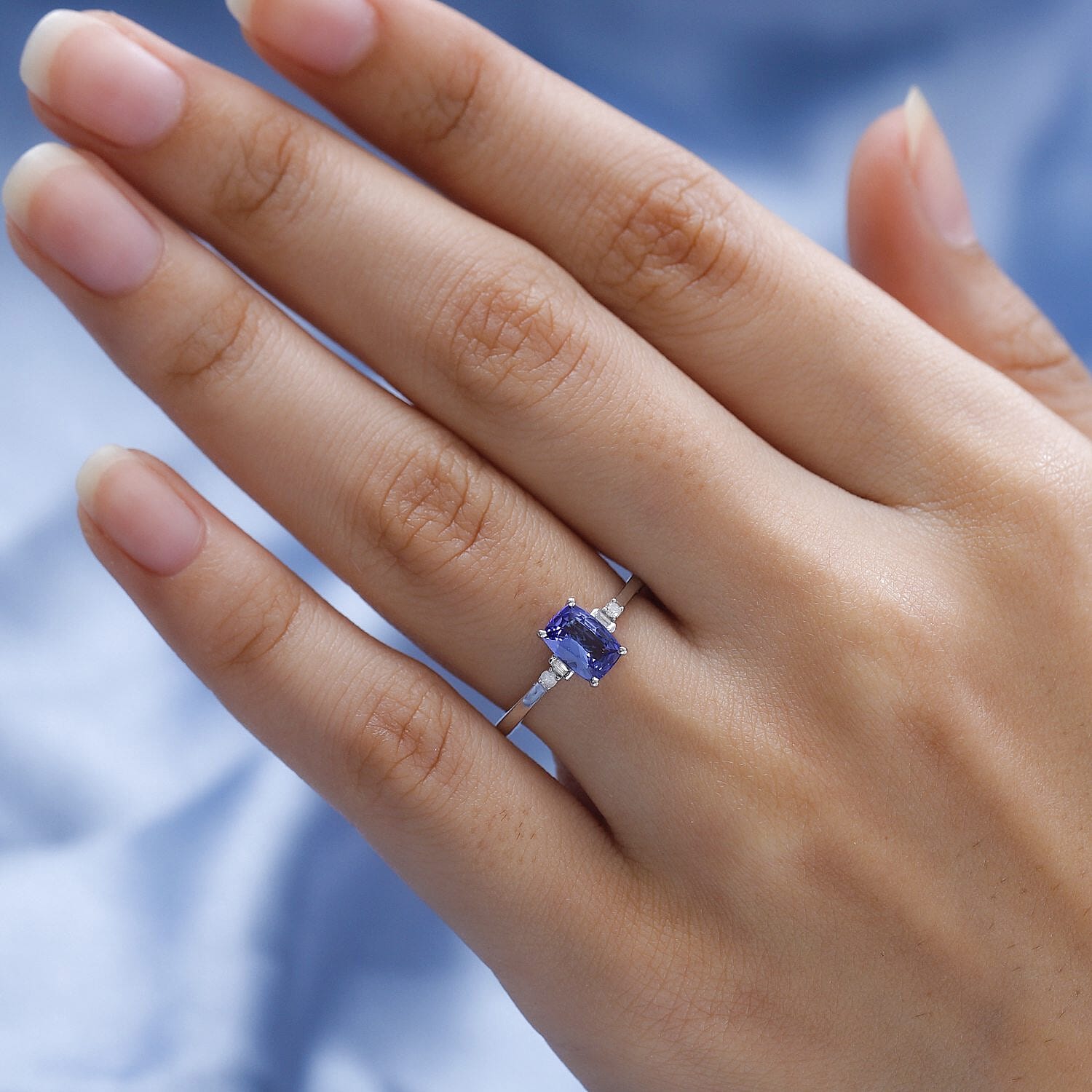 14K White Gold AAA Tanzanite and Diamond Ring 0.95 Ct.