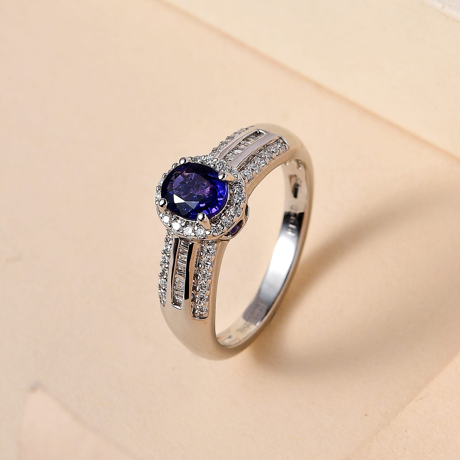 Rare Finds RHAPSODY 950 Platinum AAAA Colour Change Sapphire and Diamond (VS-E-F) Ring 1.12 Ct, Platinum Wt. 5.48 Gms