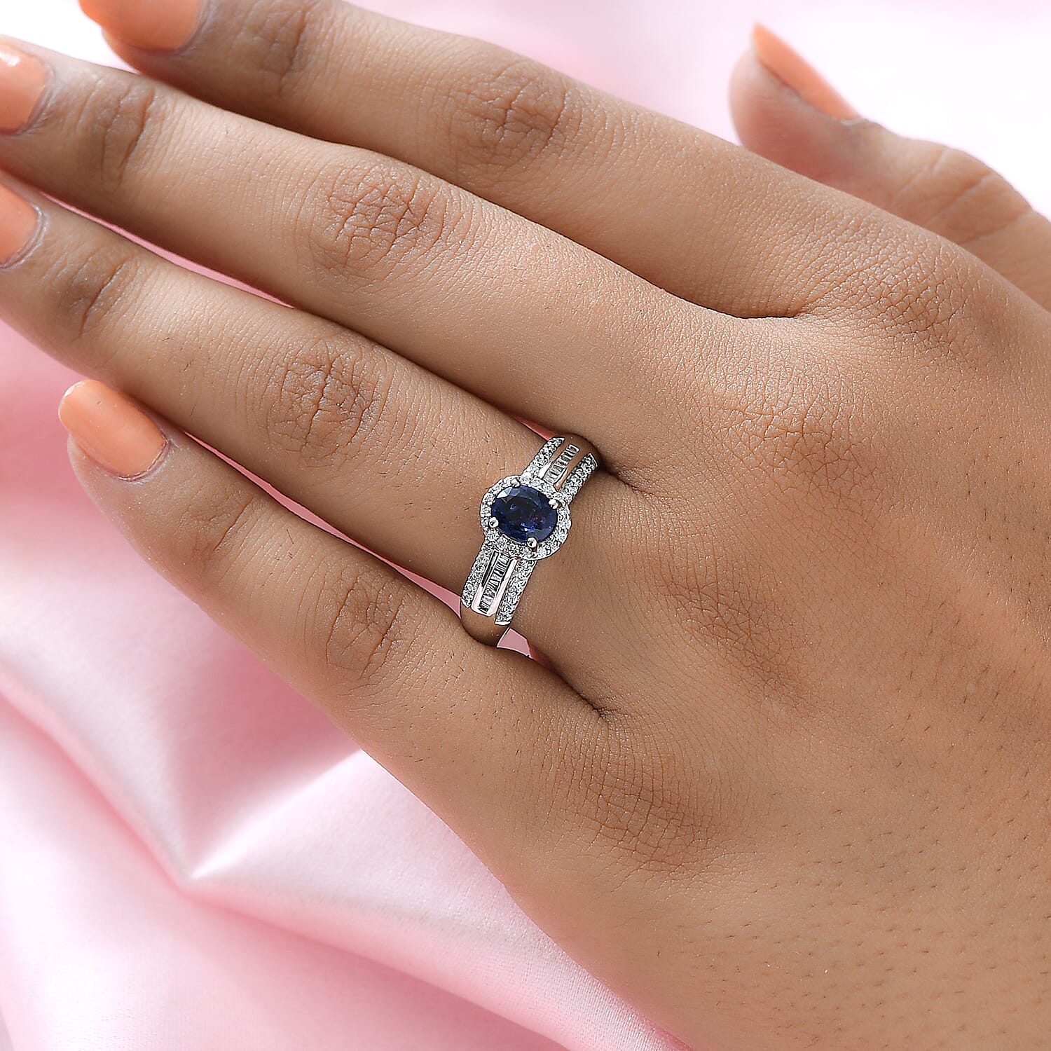 Rare Finds RHAPSODY 950 Platinum AAAA Colour Change Sapphire and Diamond (VS-E-F) Ring 1.12 Ct, Platinum Wt. 5.48 Gms