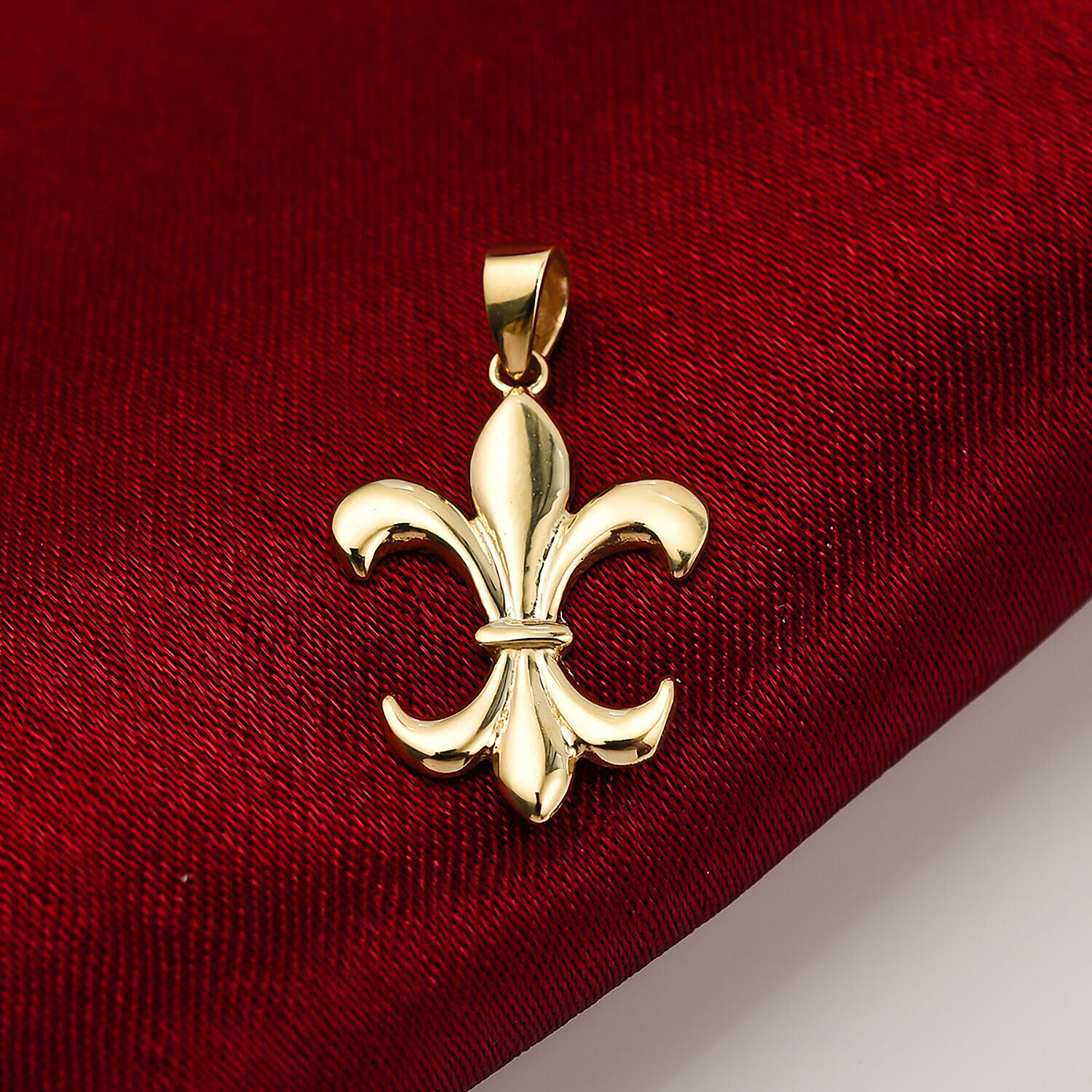 9K Yellow Gold Fleur De Lis Pendant