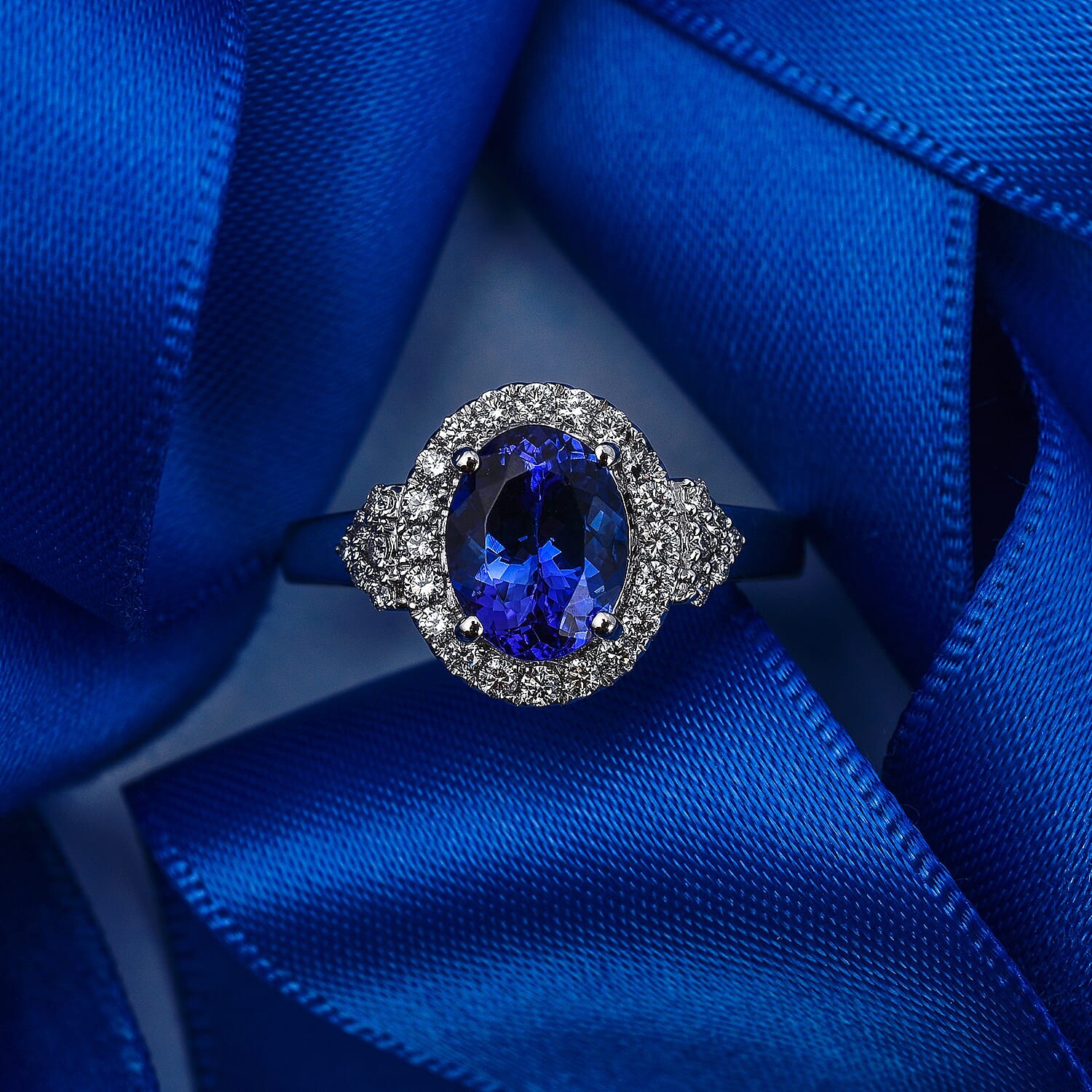 RHAPSODY 950 Platinum AAAA Tanzanite and Diamond (VS-E-F) Ring 2.50 Ct, Platinum Wt. 5.80 Gms