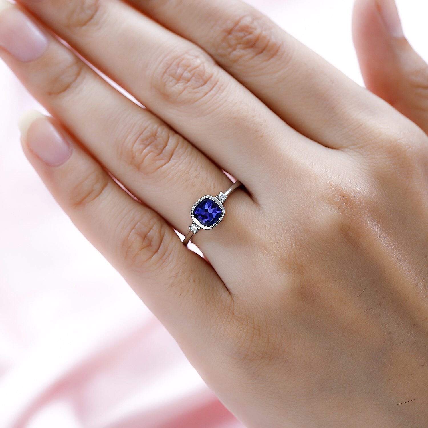 950 Platinum AAAA Tanzanite and Diamond (VS-E-F) Ring 1.24 Ct,  Platinum Wt. 5.05 Gms