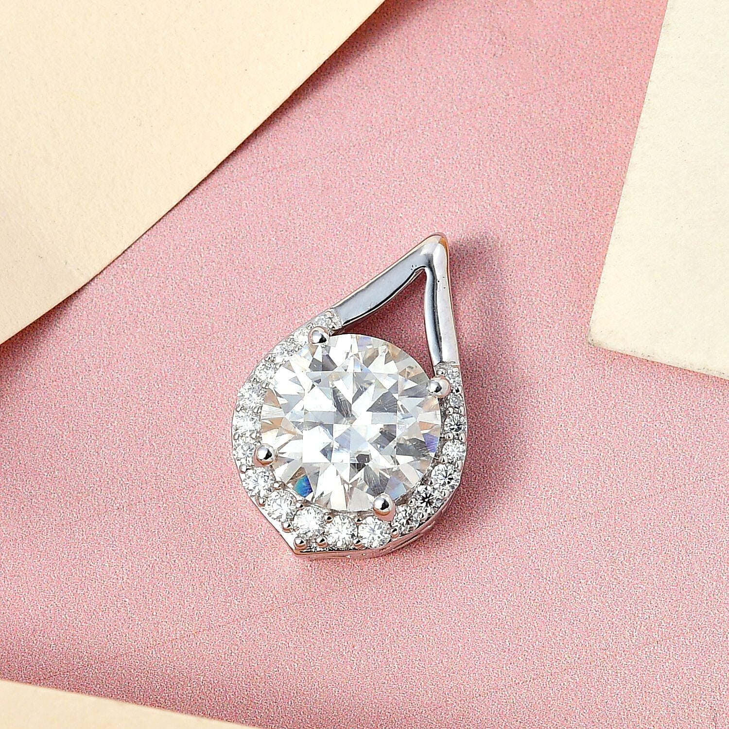 9K White Gold Moissanite Pendant 3.20 Ct.