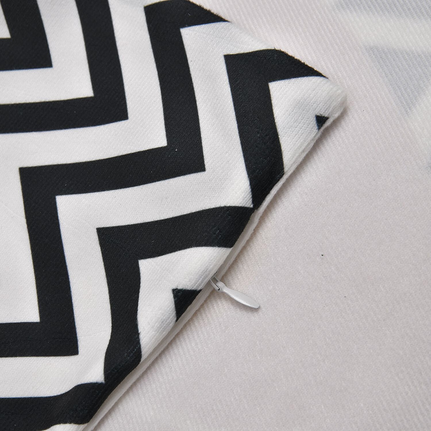 Set of 4 -  Love Theme Cushion Cover (Size 40 Cm) - Black, Pink and White