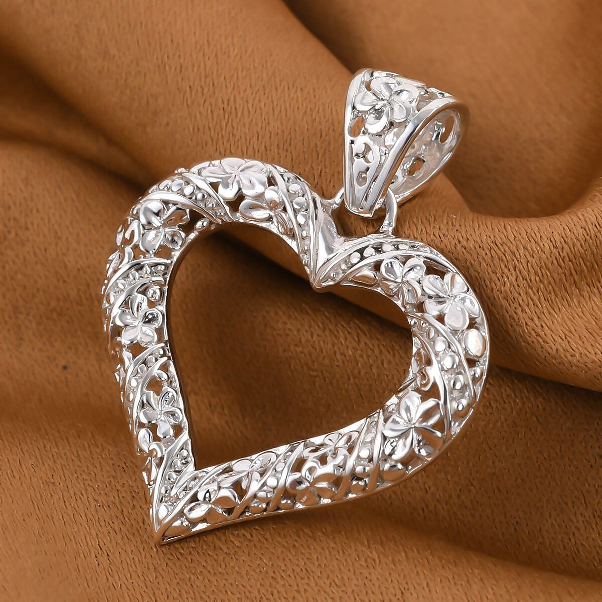 Royal Bali Closeout Collection Sterling Silver Heart Pendant