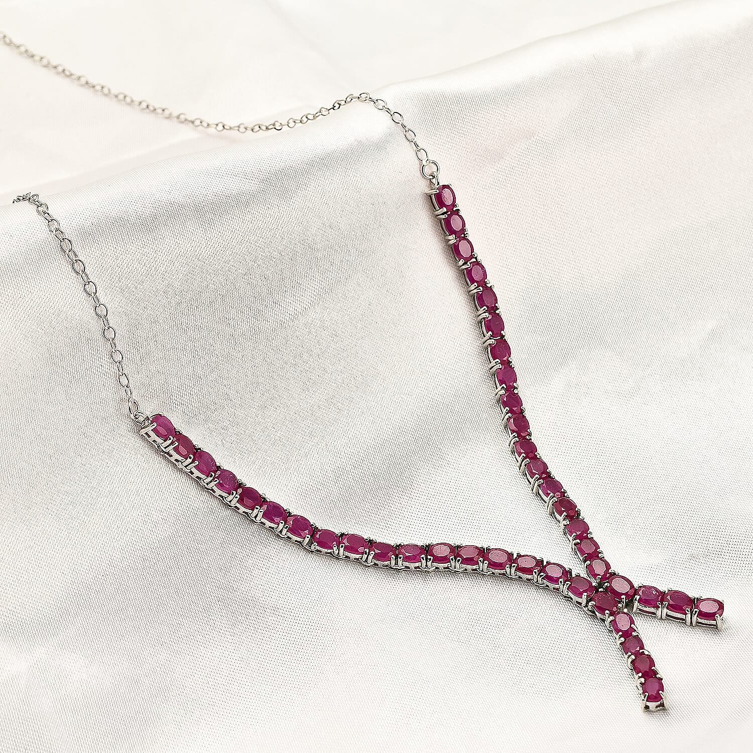 African Ruby Necklace (Size 19-2) in Rhodium Overlay Sterling Silver 10.75 Ct, Silver Wt. 7.56 Gms
