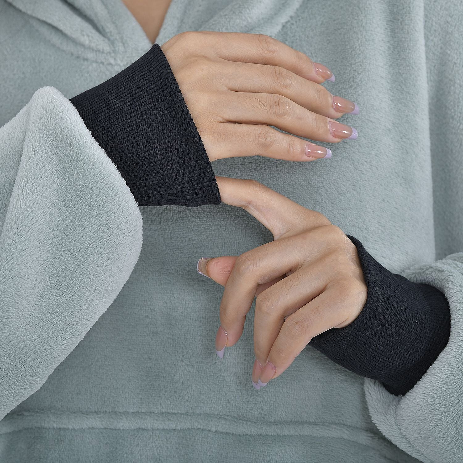 Close Out - Flannel Oversized Hoodie with a Giant Pocket (Size 94x80 Cm) - Mint Green