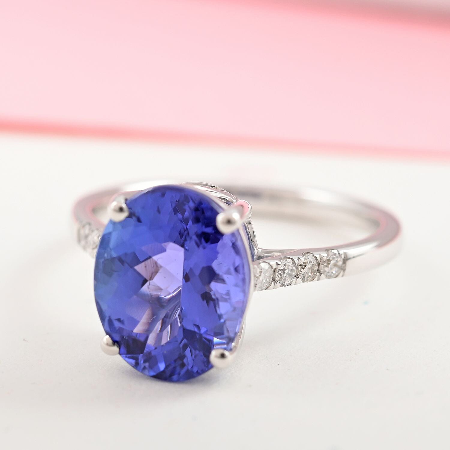 18K W Gold  AAA   Tanzanite ,  White Diamond  SI Solitaire Ring 3.50 pc,  Gold Wt. 2.71 Gms  3.500  Ct.