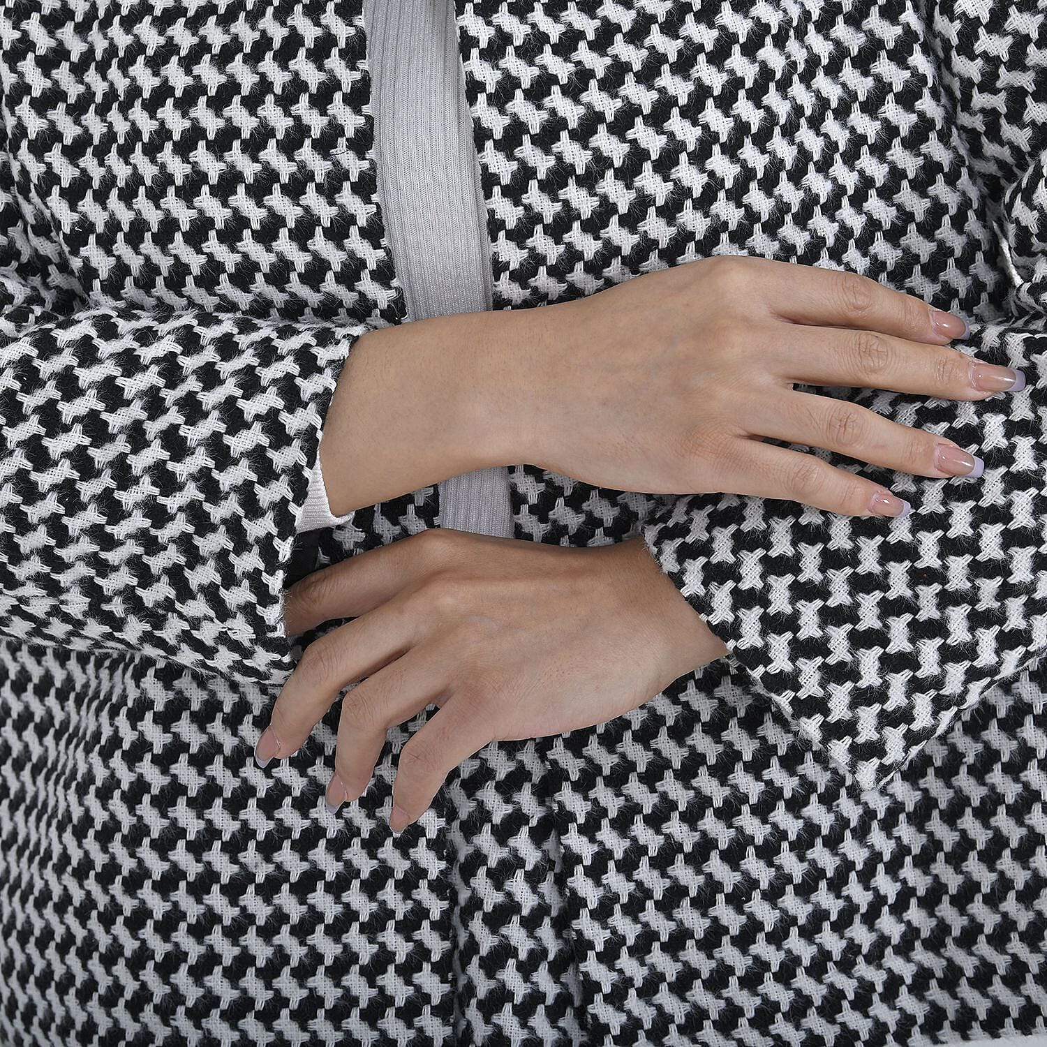 Tamsy Houndstooth Tweed Jacket - White & Black Tamsy Houndstooth Tweed Jacket - White & Black