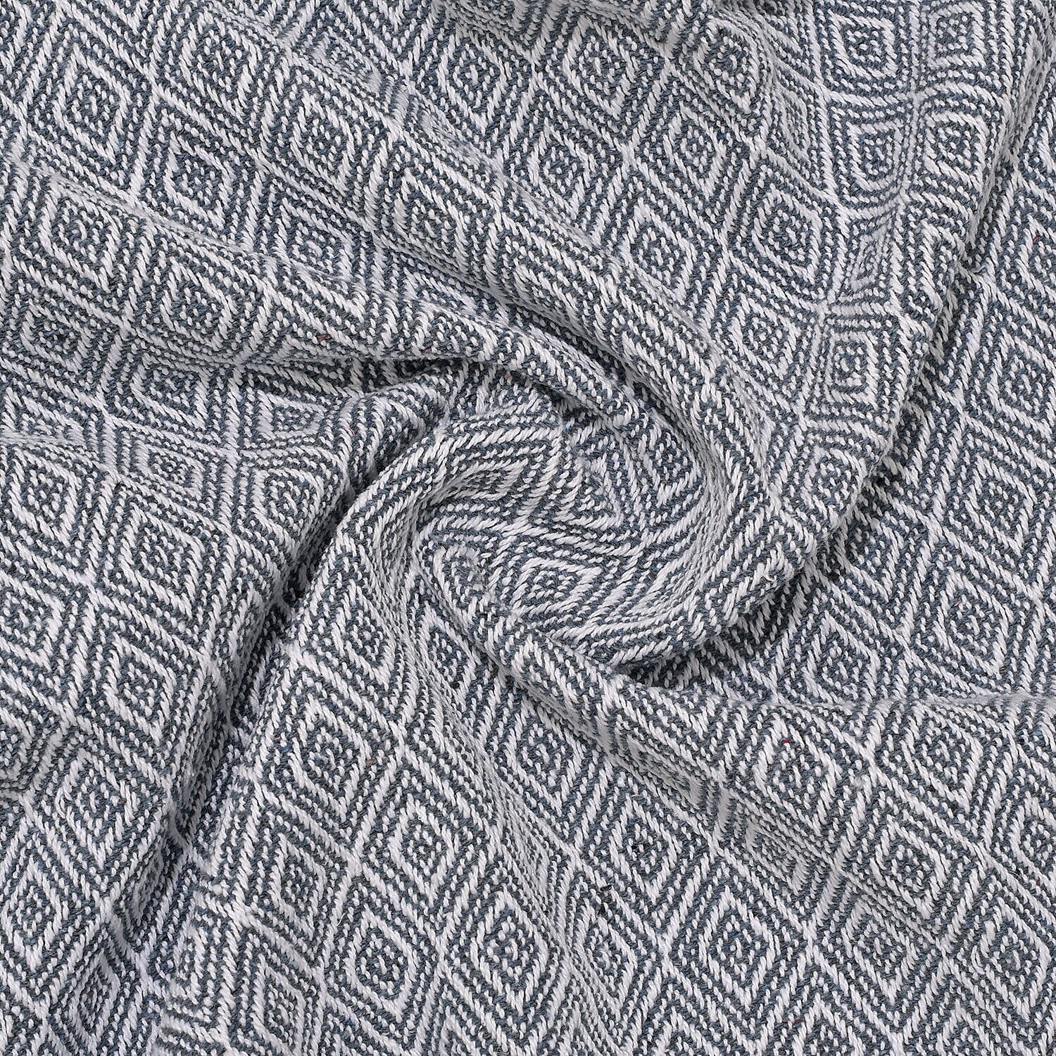 Cotton Chevron Patterned Throw Blanket (Size 170x130 cm) - Light Grey