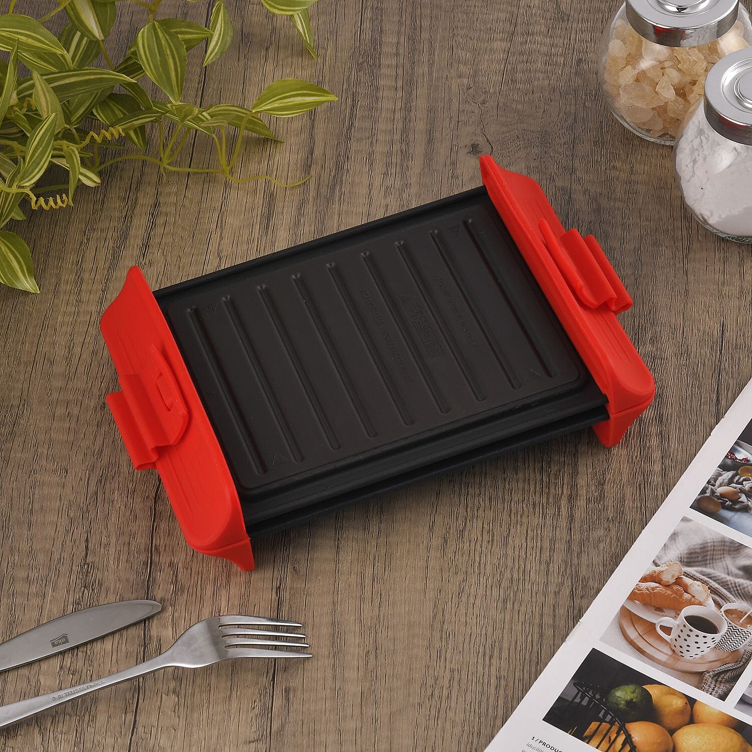 Microwave Long Steel Grill - 2 Plates - Browns, Grills, Crisps, Sizzles - Healthy Meals in Minutes (Size 22x14 cm) - Black & Red