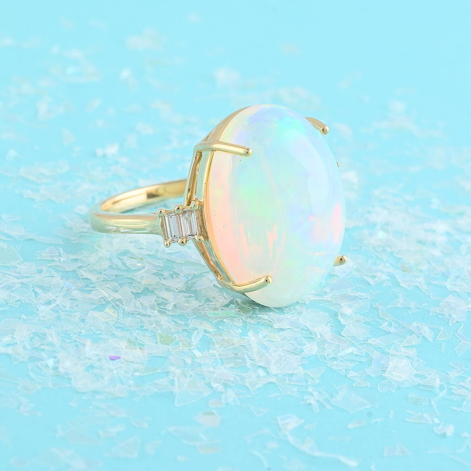 Certified and Appraised 18K Yellow Gold AAAA Ethiopian Welo Opal and Diamond (SI-G-H) Ring 7.75 Ct, Gold Wt 3.76 Gms.