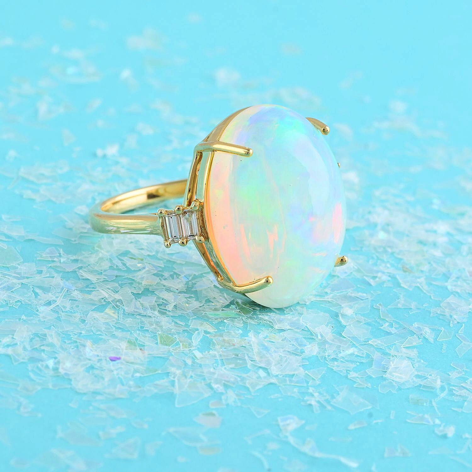 Certified and Appraised 18K Yellow Gold AAAA Ethiopian Welo Opal and Diamond (SI-G-H) Ring 7.75 Ct, Gold Wt 3.76 Gms.