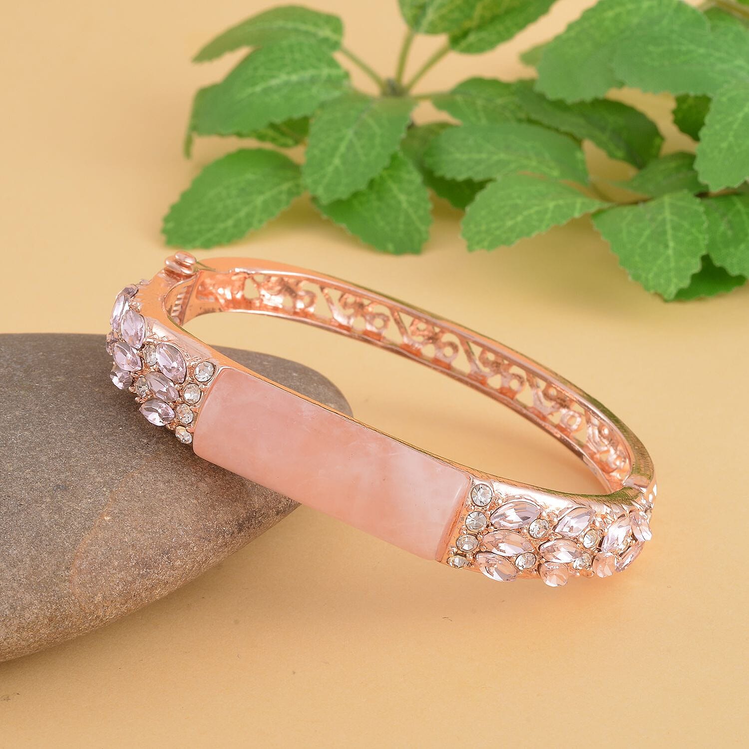 Rose Quartz , Pink Glass , White Crystal Bangle 26.00 ct 26.000 Ct.