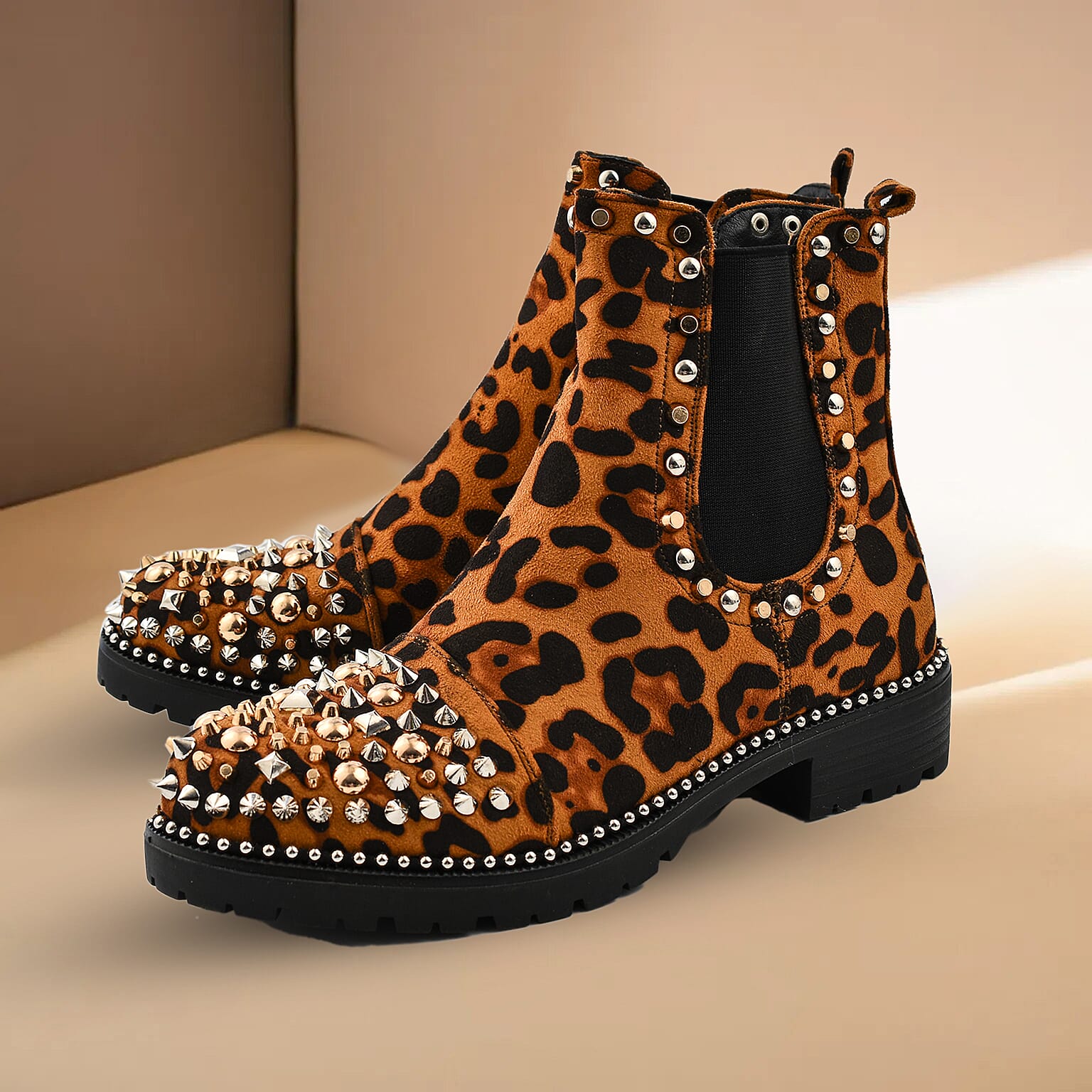 Manchester Closeout Leopard Print Pull on Ankle Boots (Size 3)