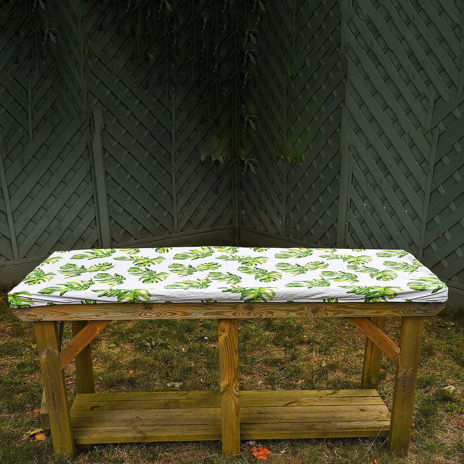 Homesmart Leaf Pattern Rectangle Table Cloth (Size 193x86 cm) - Light Green