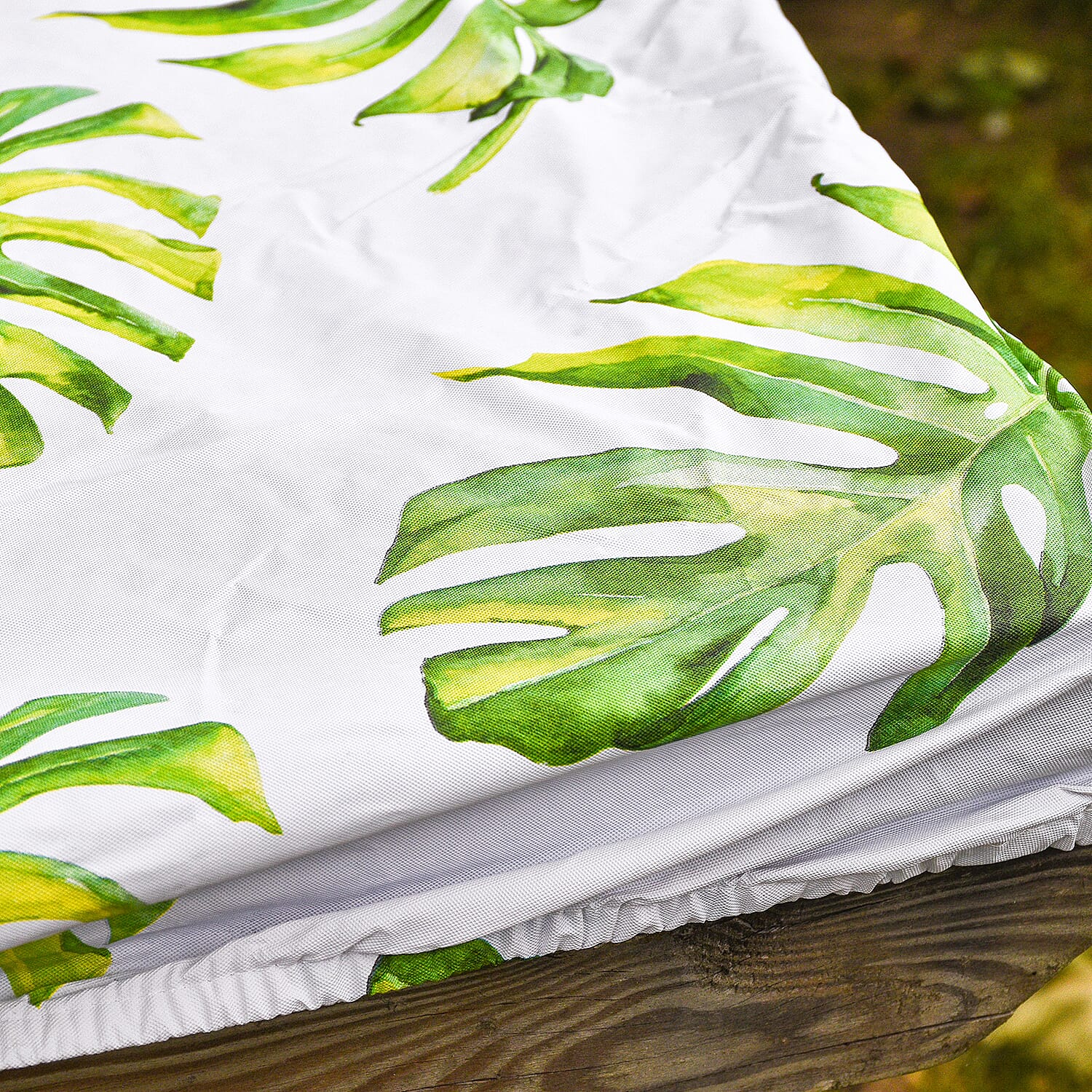 Homesmart Leaf Pattern Rectangle Table Cloth (Size 193x86 cm) - Light Green