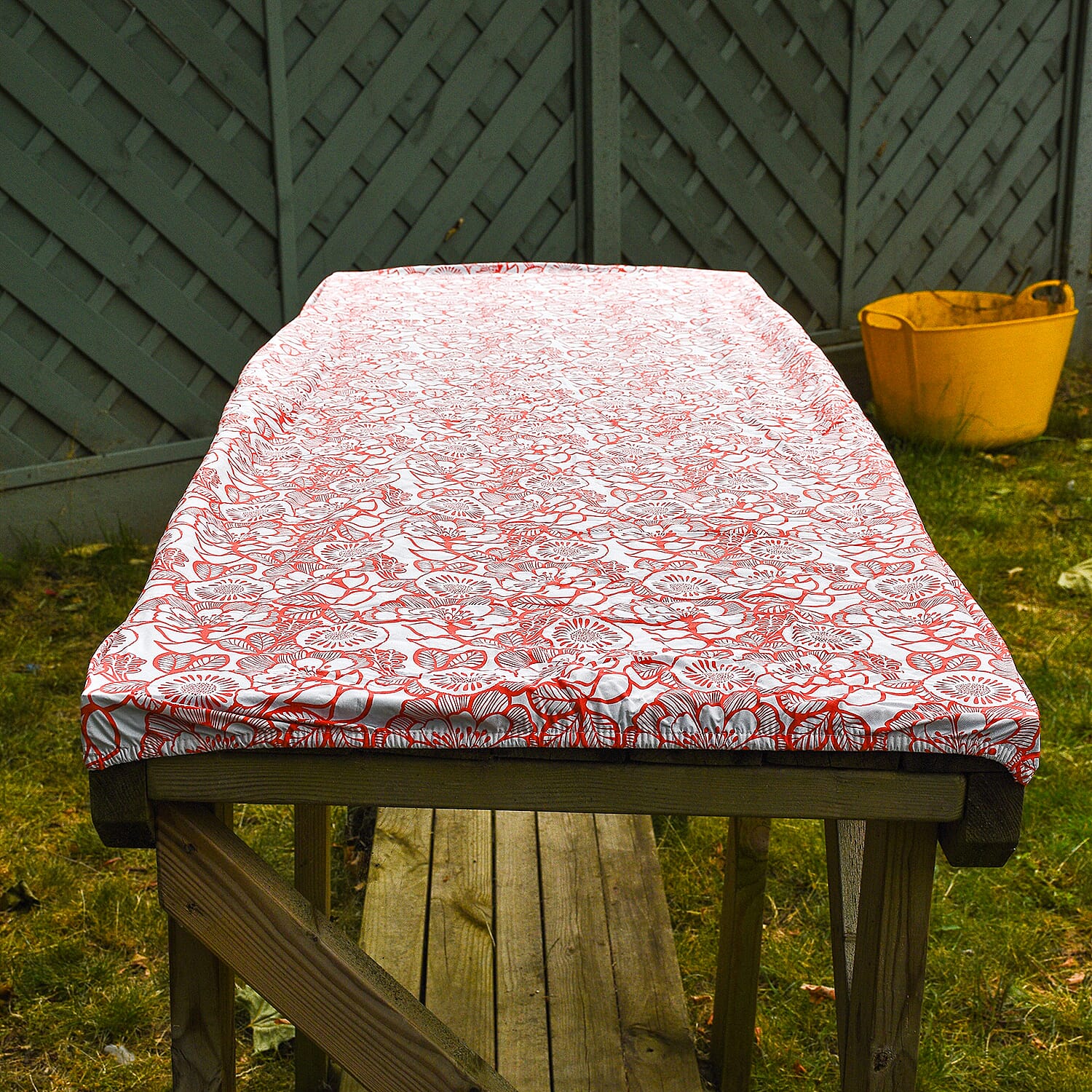 Homesmart Floral Pattern Rectangle Table Cloth (Size 193x86 cm) - Orange