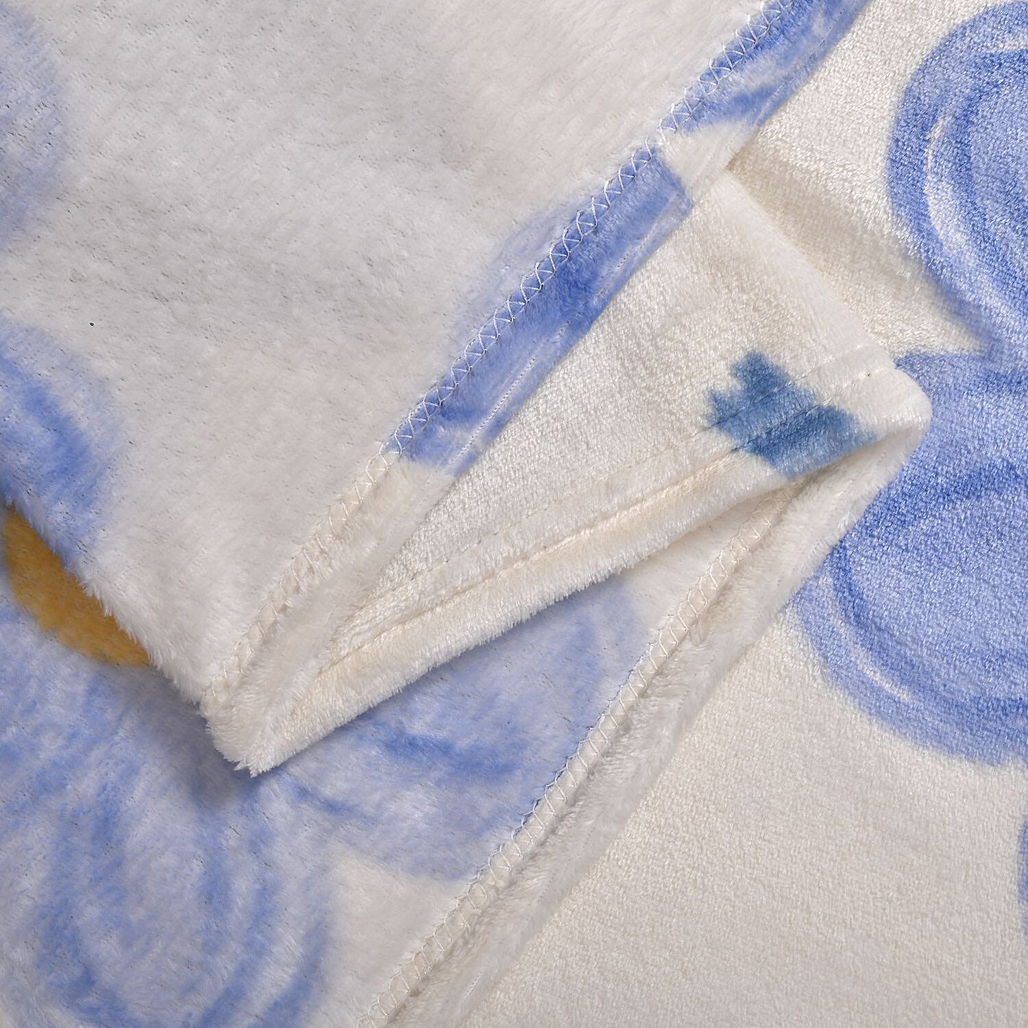 Floral Print Super Soft Fleece Blanket (200x150 cm) - Light Cream and Blue