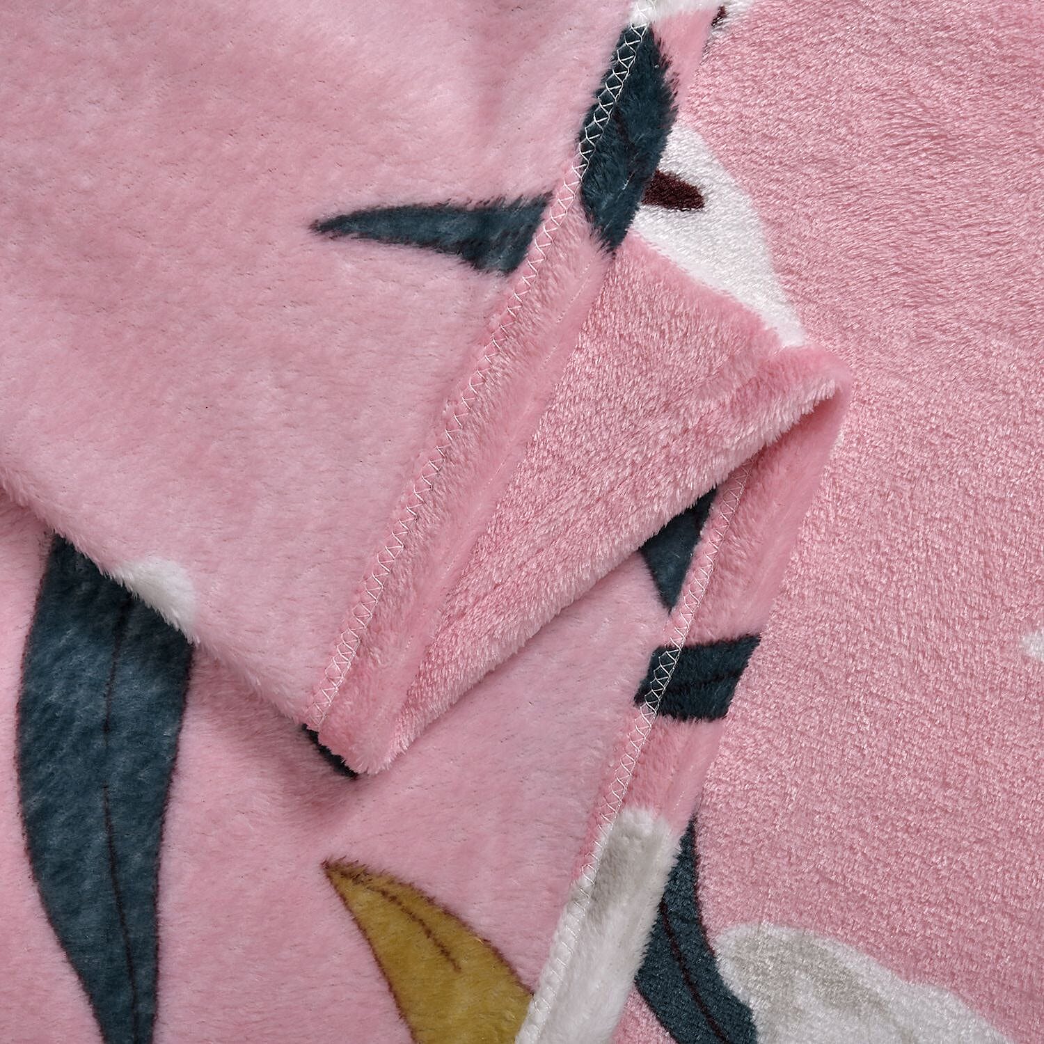 Lily Floral Print Super Soft Fleece Blanket (200x150 cm) - Pink