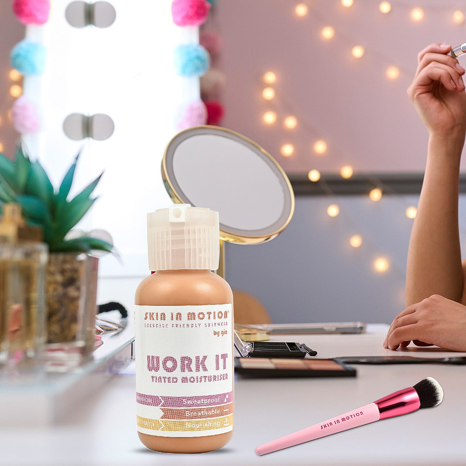 Skin in Motion- Work It Tinted Moisturiser - Shade 2 with Free Complexion Brush