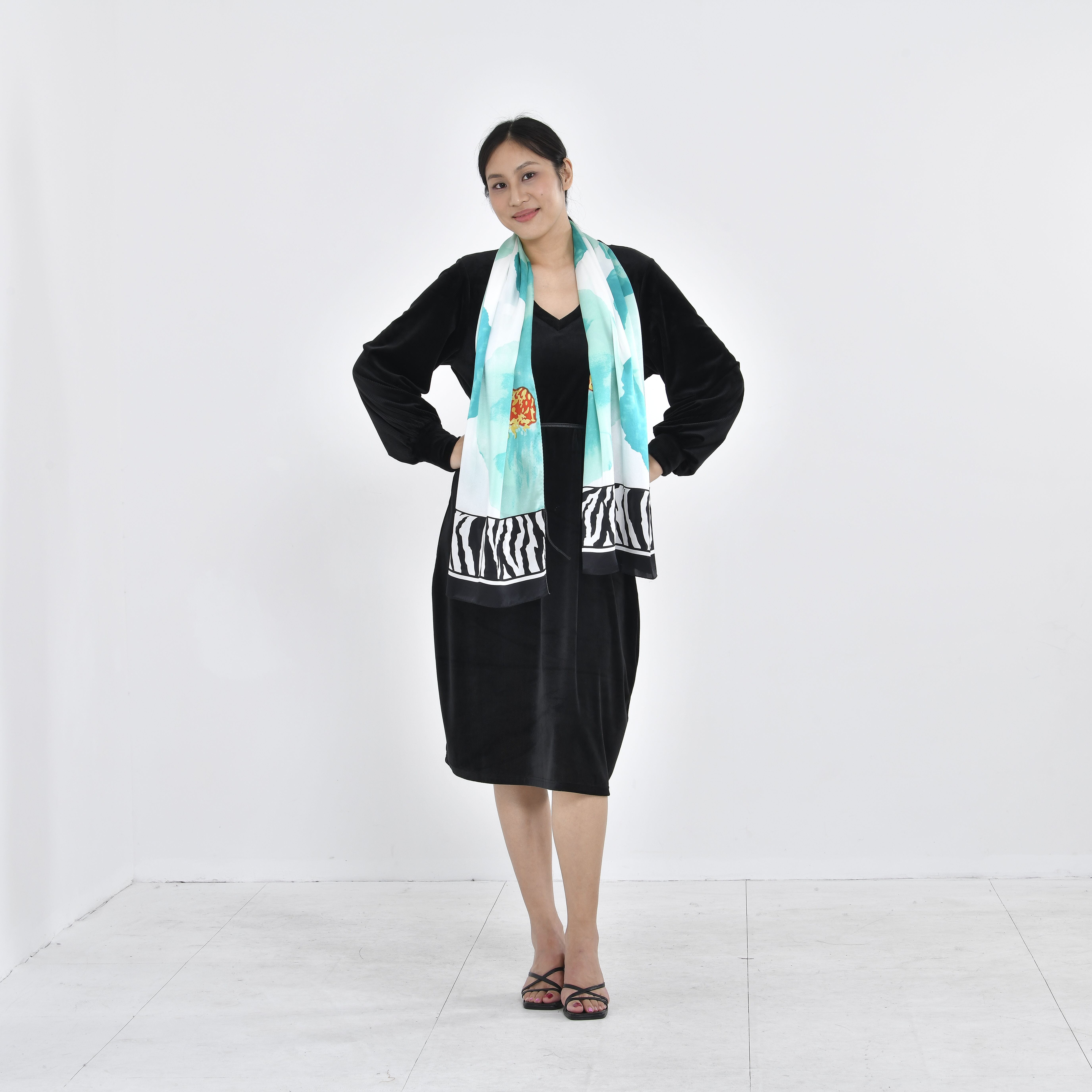 LA MAREY 100% Mulberry Silk Bloom Flower Pattern Scarf (Size 170x53 cm) - White and Multi