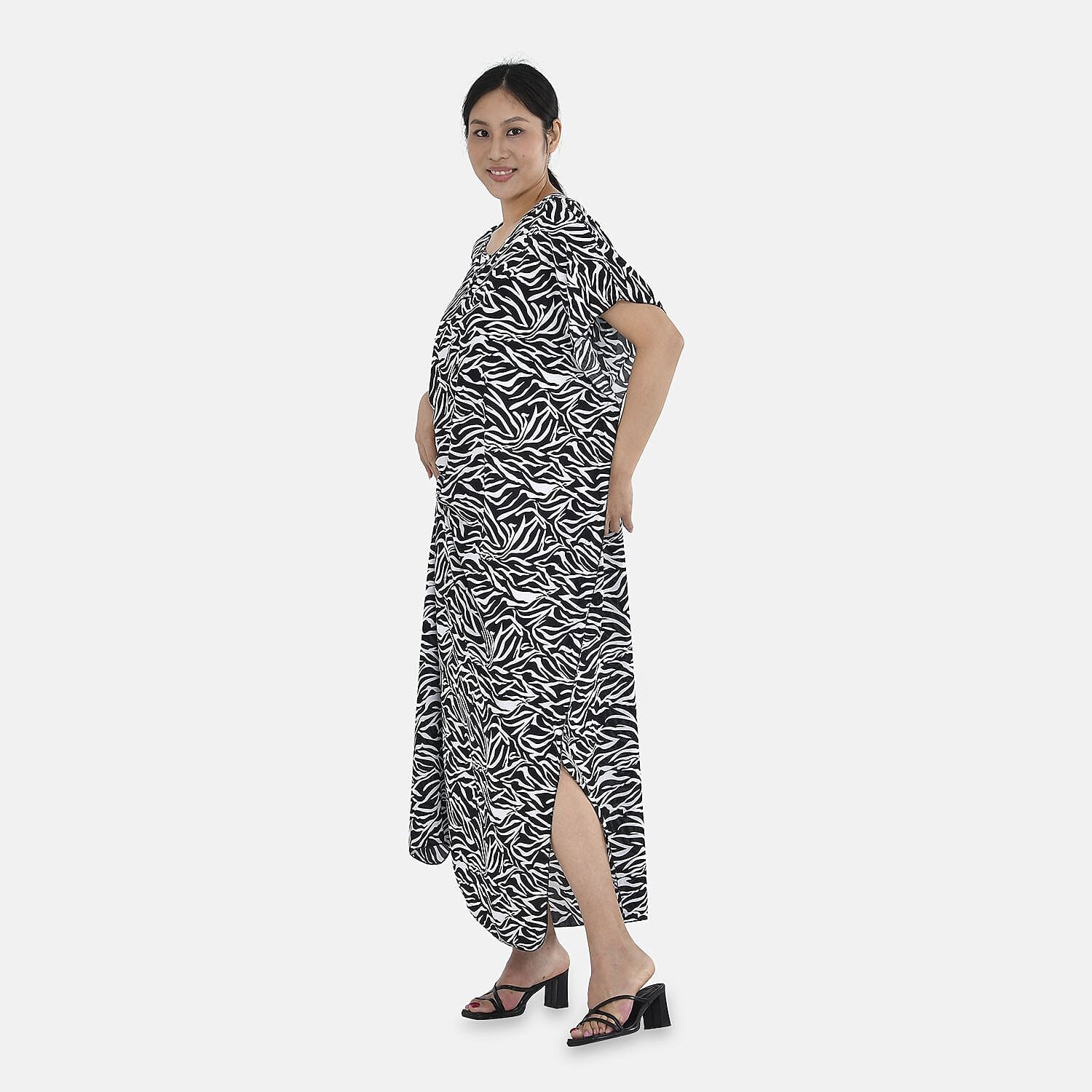 Close Out - TAMSY 100% Viscose Maxi Kaftan Dress (One Size, Fit 8-20 ) - Black and White