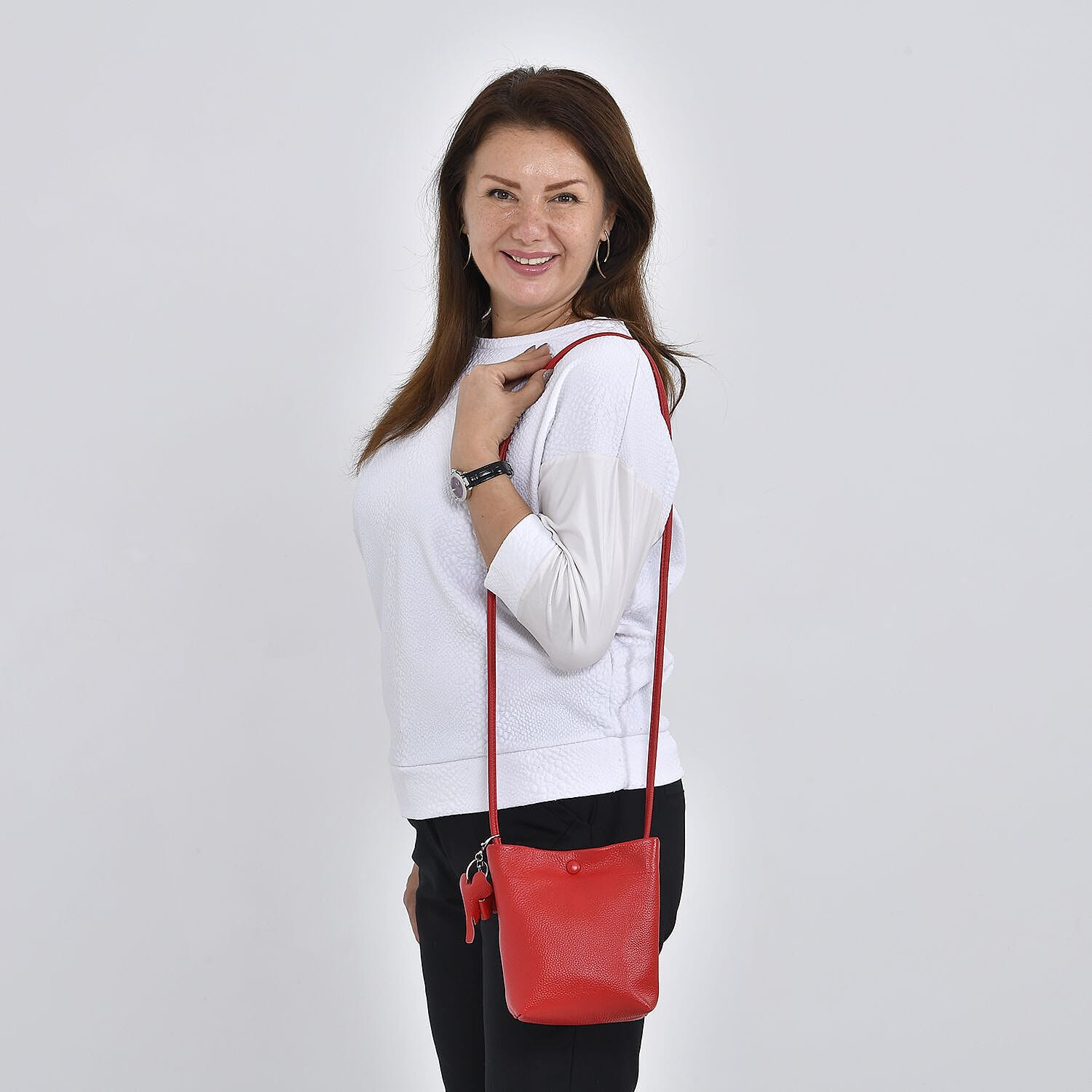 Crossbody 100% Leather Bag with Long Strap (Size 125 cm) and Elephant Keychain (Size 18x17x8 cm) - Red