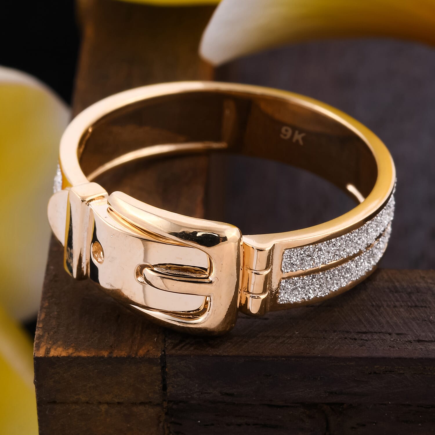 Hatton Garden Close Out Deal- 9K Yellow Gold Buckle Ring - 3.36Gms