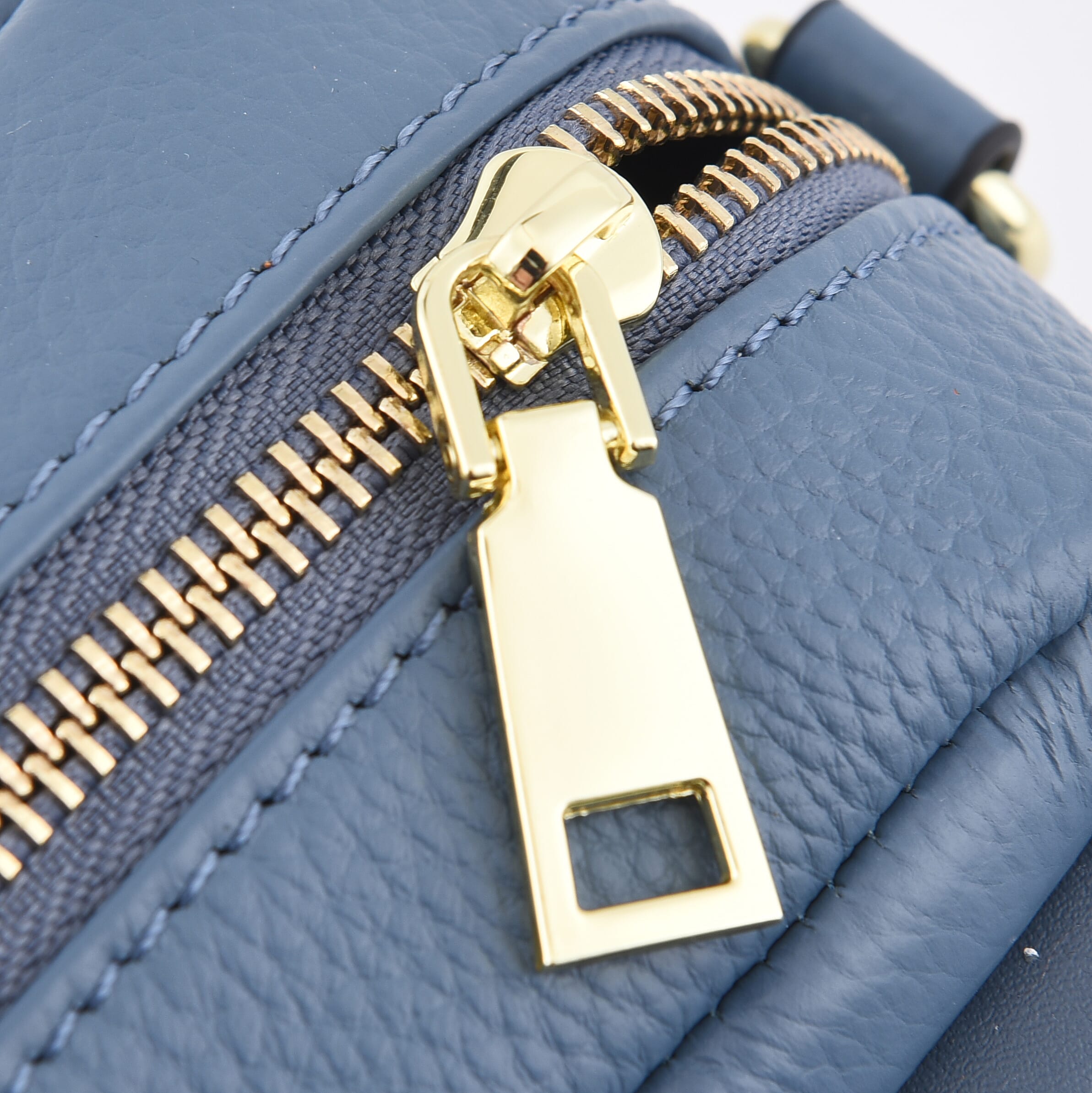 Sencilez Of Barcelona 100% Genuine Leather Snake Pattern Handbag with Shoulder Strap - Blue