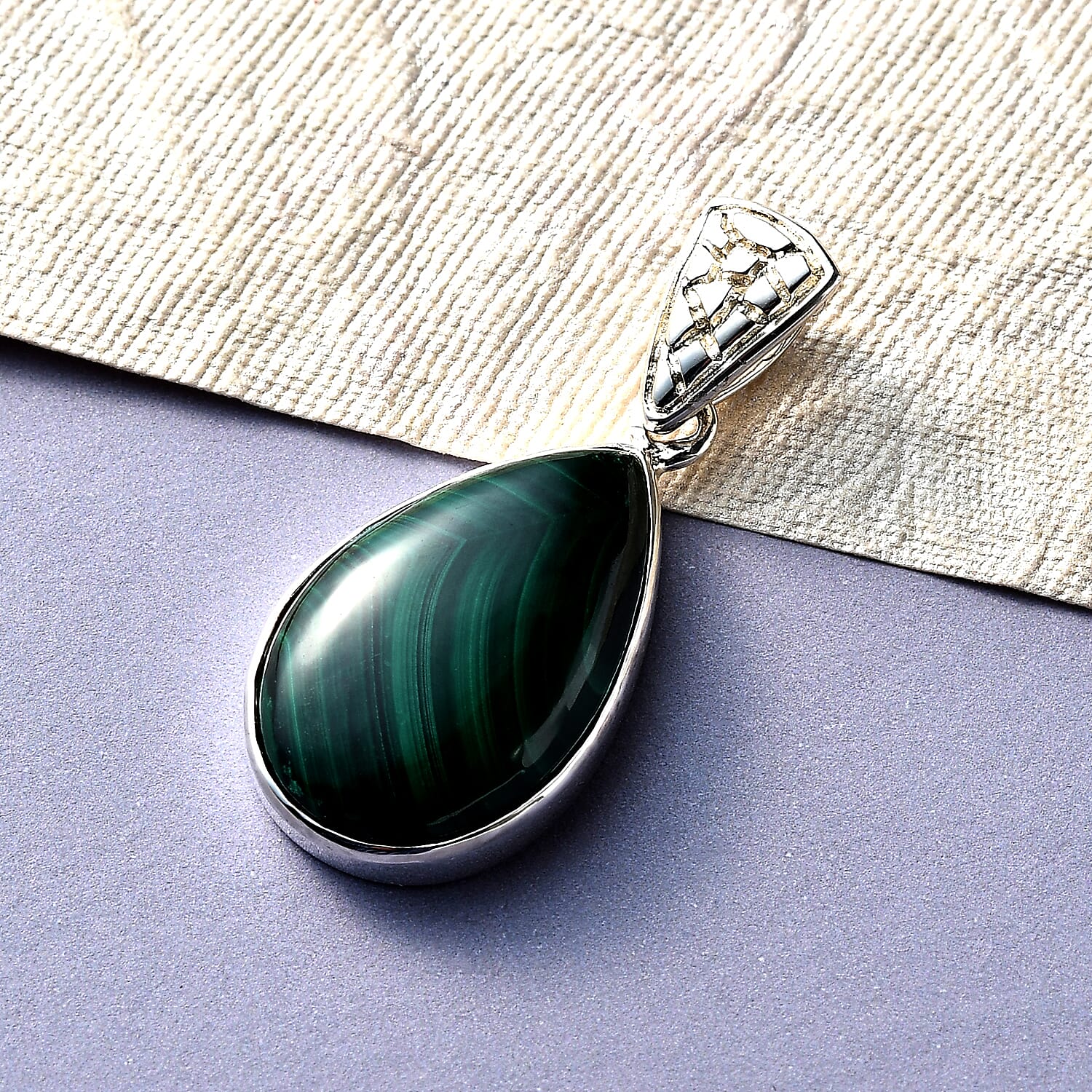 Malachite Pendant in Sterling Silver 17.01 Ct.