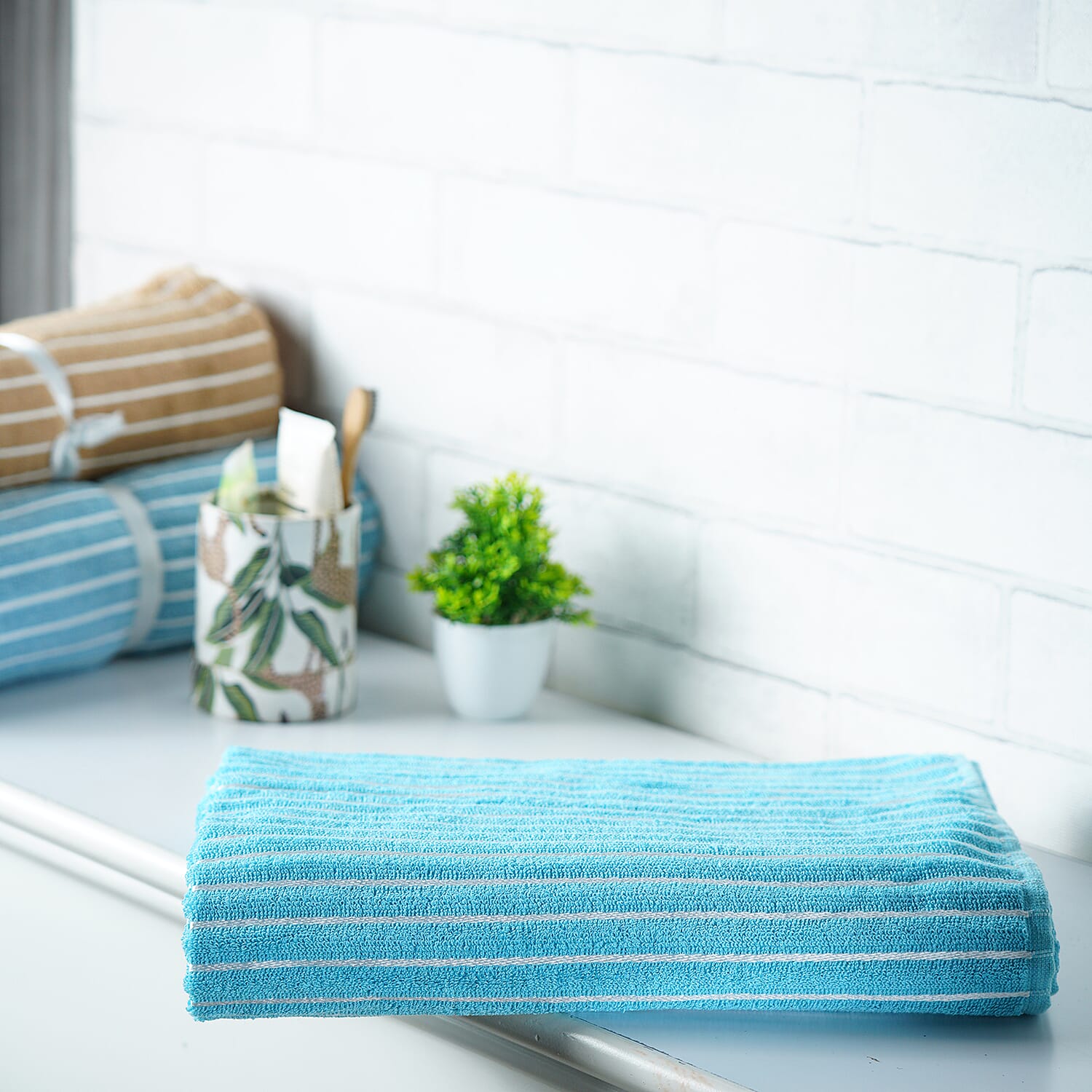 Cotton Patterned Bath Towel (Size 76x152 cm) - Blue