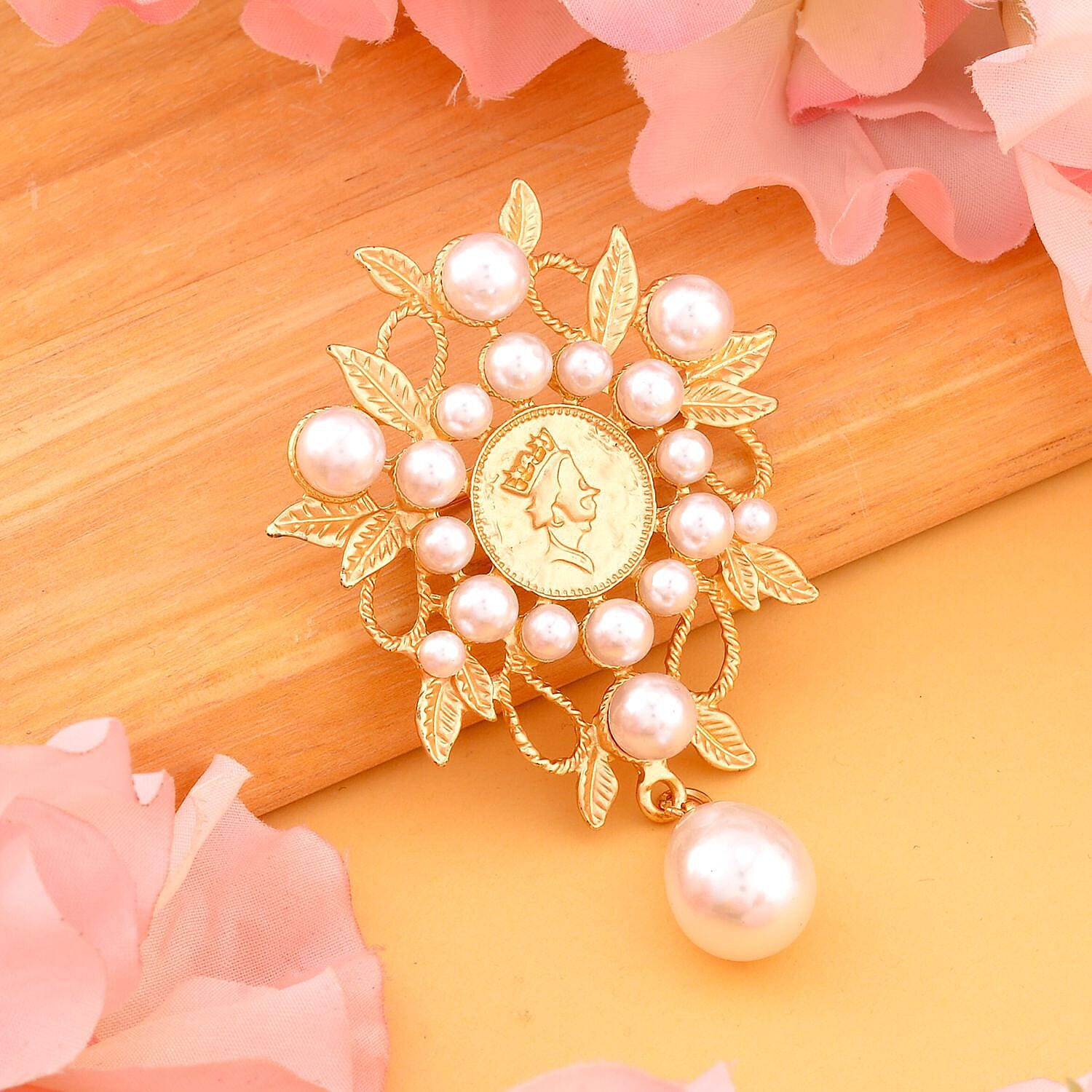 Carved Cameo Pearl Water Drop Leaf Branch Brooch in Yellow Gold Tone