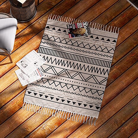 Cotton Blend Tribal Pattern Rugs with Tassel Multipurpose Carpet (Size 175x116 Cm) - Cream & Grey