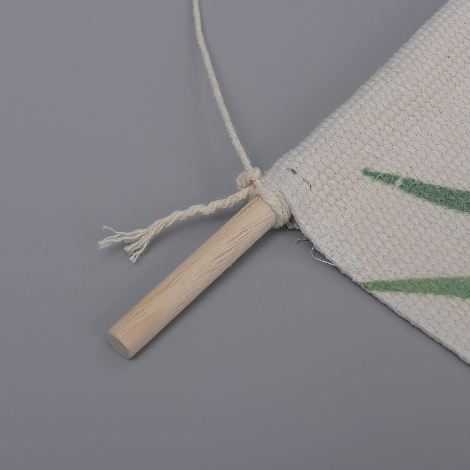 TJC Plant Pattern Wall Hanging Tapestry with Tassel (Size 65x50x18 Cm) - Red & Green