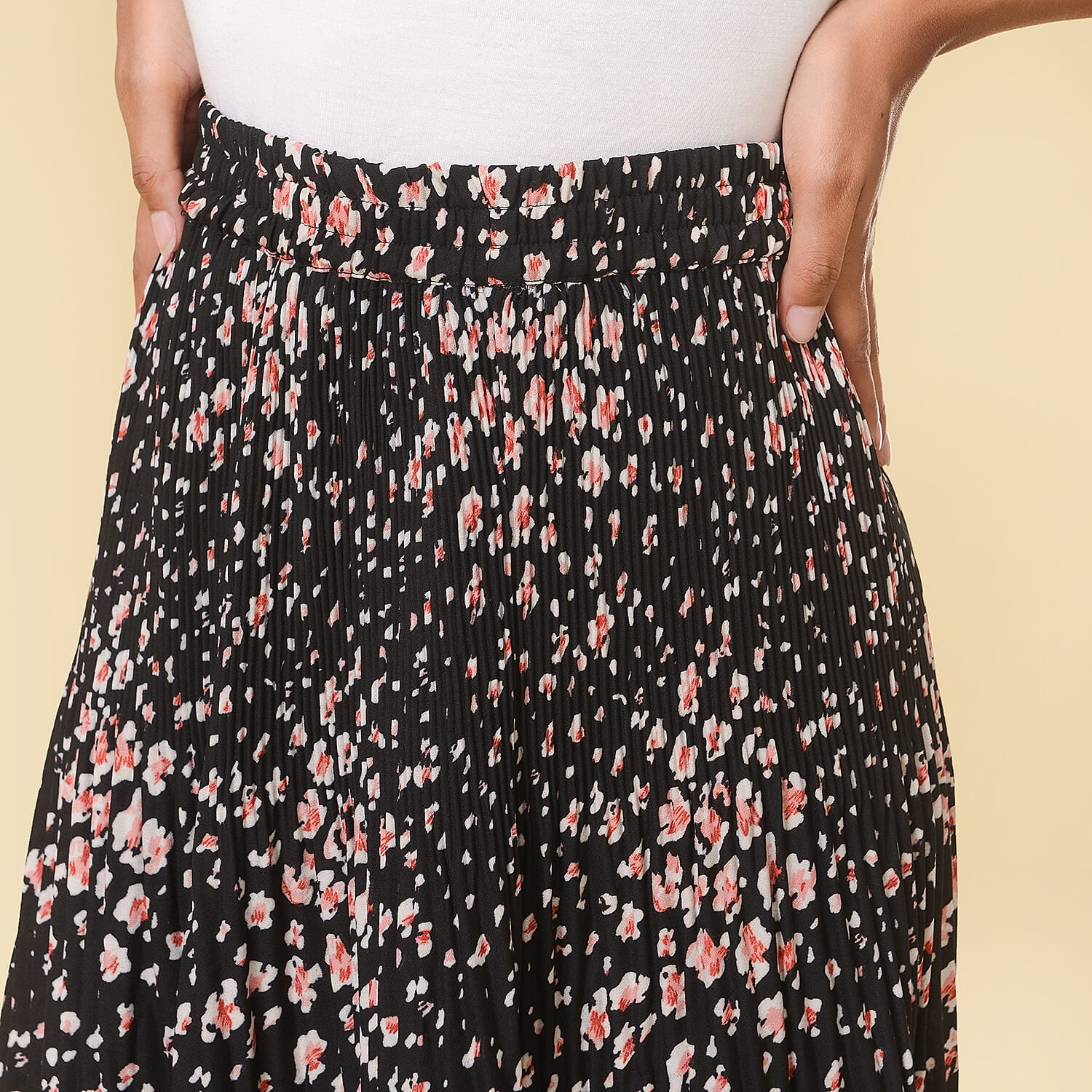 TAMSY Floral Pattern Skirt (Size L, 16 - 18) - Black