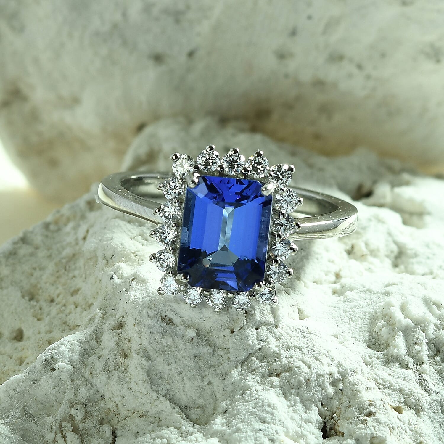 RHAPSODY 950 Platinum AAAA Tanzanite and Diamond (VS-E-F) Ring 3.00 Ct, Platinum Wt 5.46 Gms