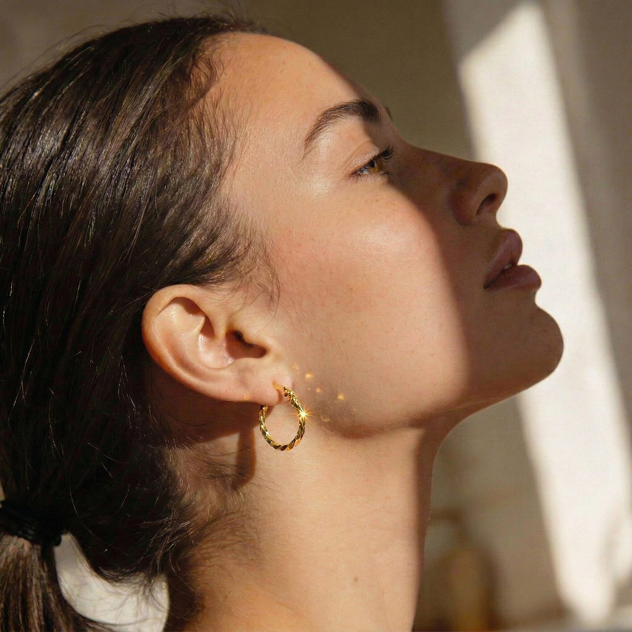 9K Yellow Gold  Earring,  Gold Wt. 1 Gms