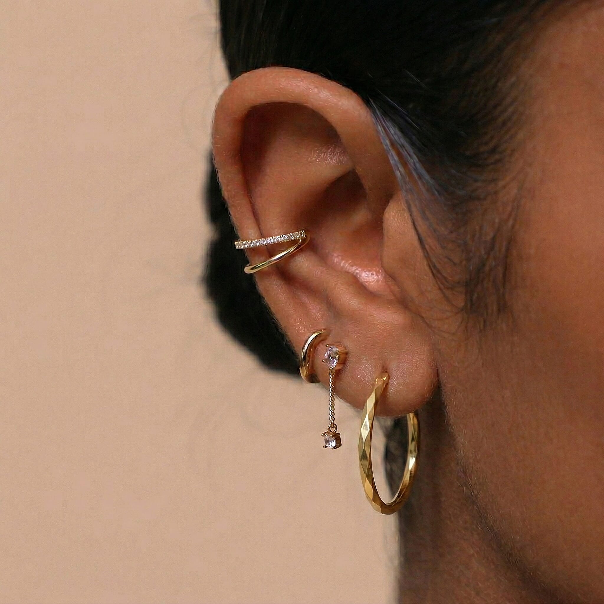 9K Yellow Gold  Earring,  Gold Wt. 1 Gms