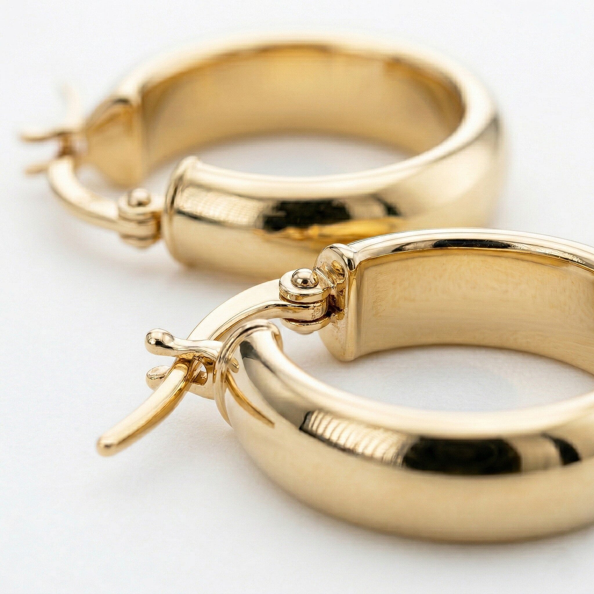 9K Yellow Gold  Earring,  Gold Wt. 1.6 Gms