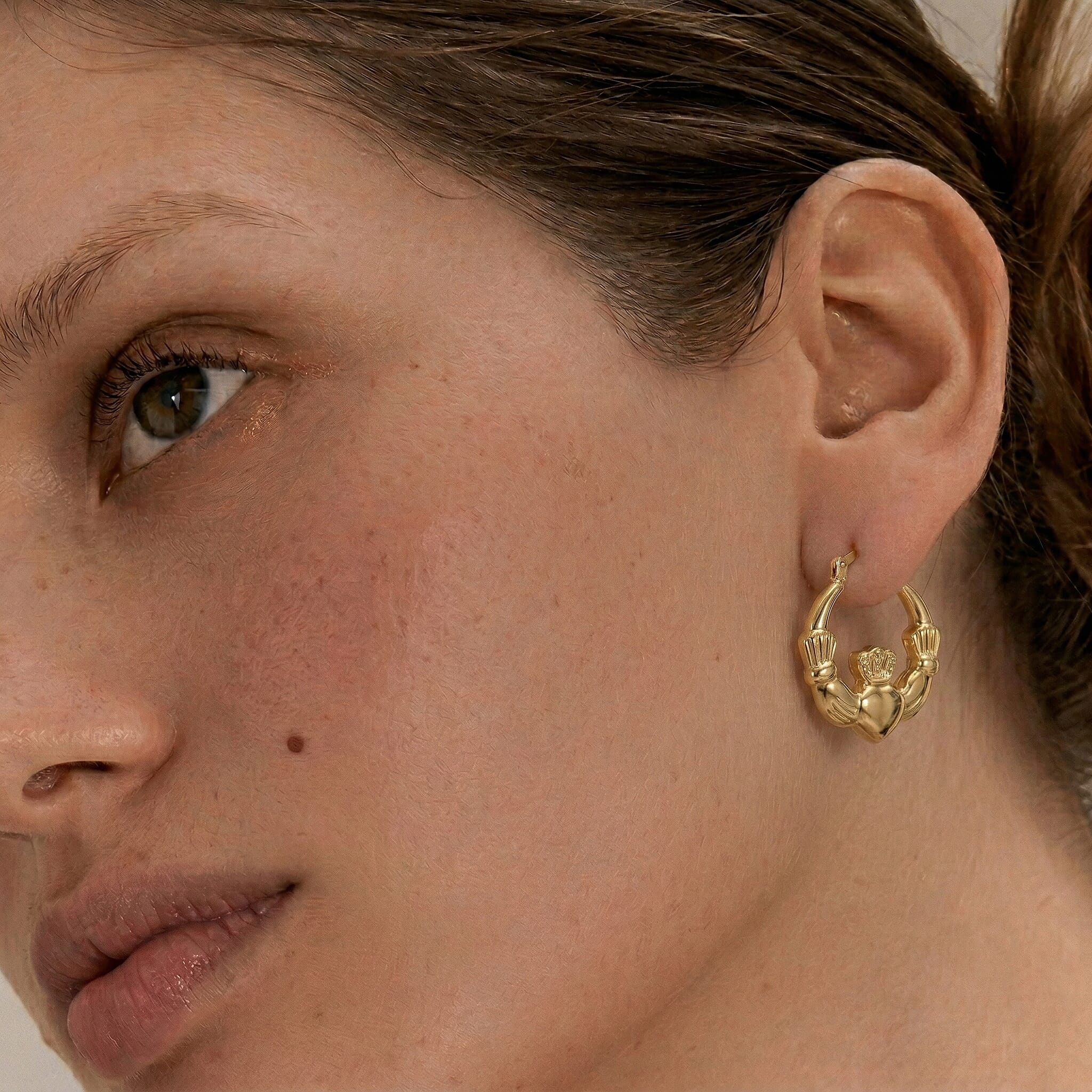 9K Yellow Gold  Earring,  Gold Wt. 0.97 Gms