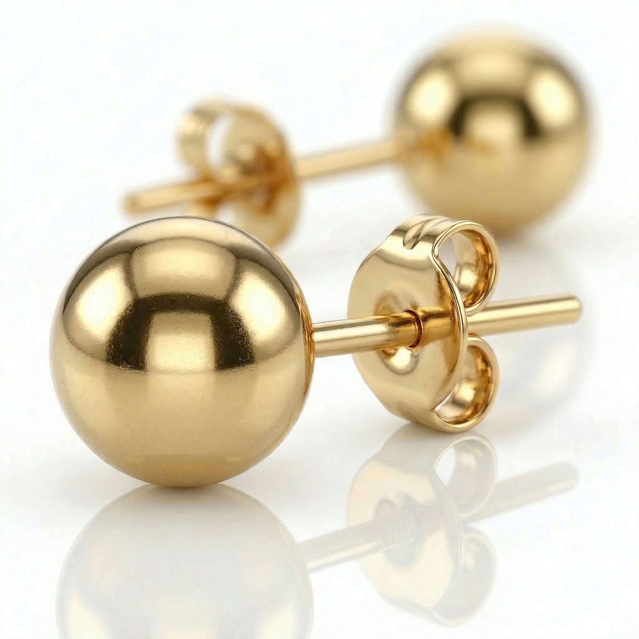 9K Yellow Gold  Earring,  Gold Wt. 1 Gms