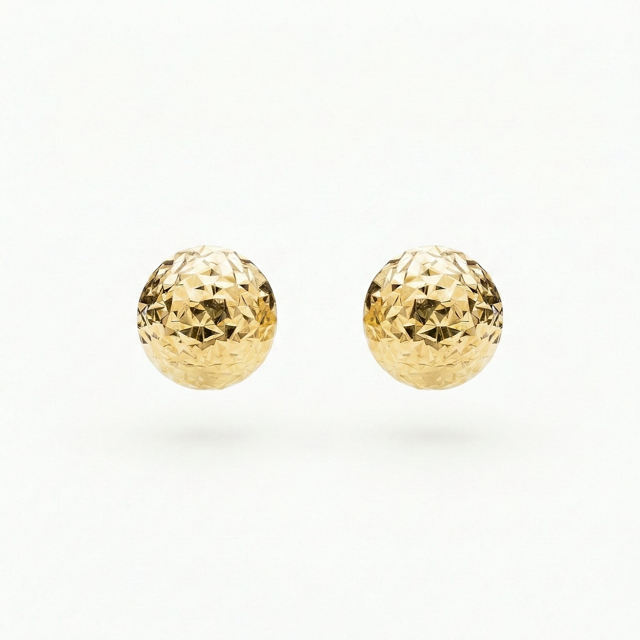 9K Yellow Gold  Earring,  Gold Wt. 1.1 Gms