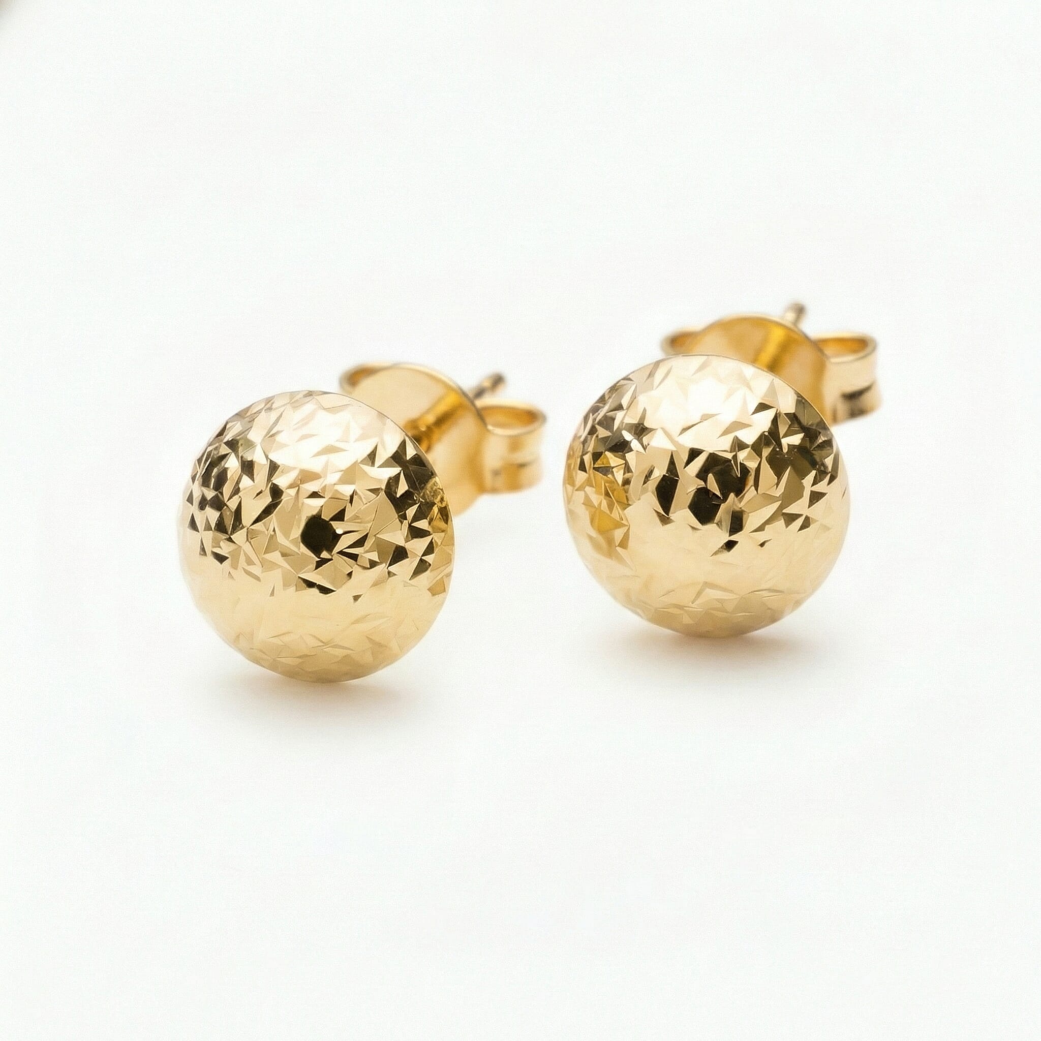 9K Yellow Gold  Earring,  Gold Wt. 1.1 Gms