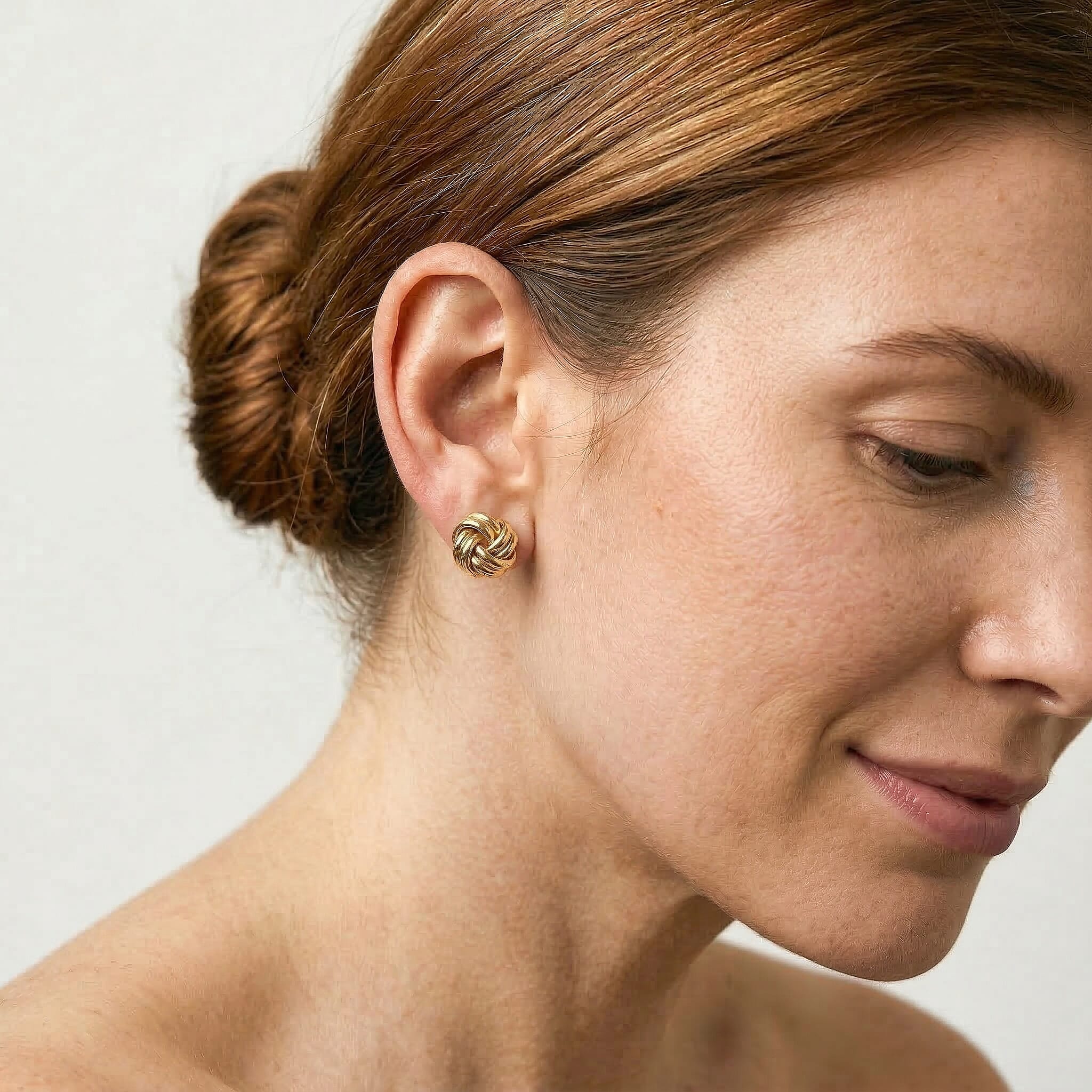 9K Yellow Gold  Earring,  Gold Wt. 0.9 Gms